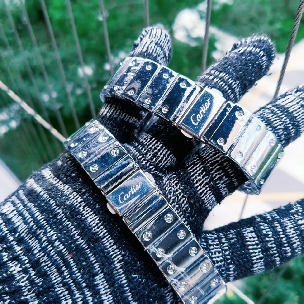 Montre inspirée de la légendaire Cartier Santos