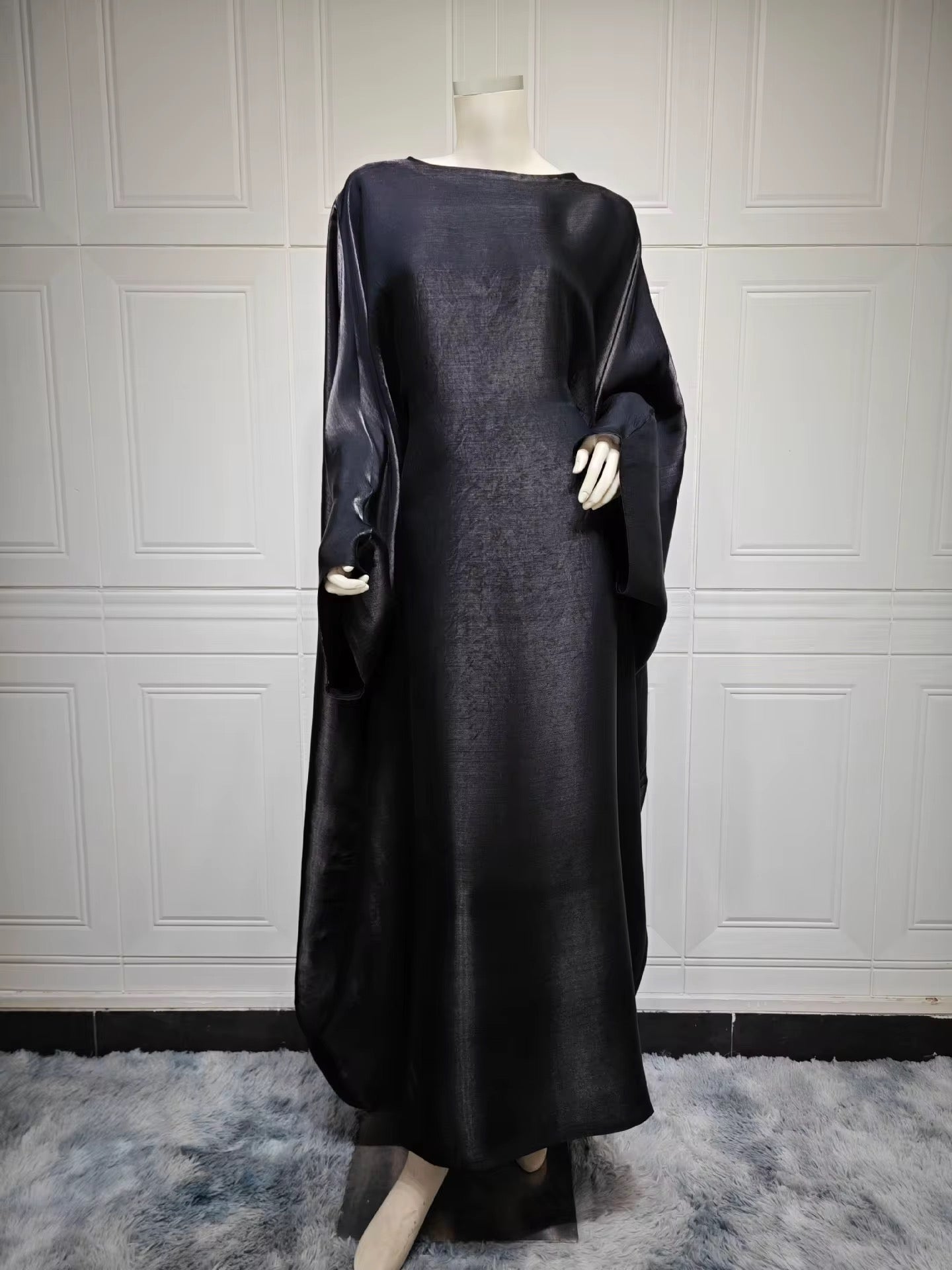 Abaya de Soirée Fluide Satinée – Style Modeste & Chic Oriental