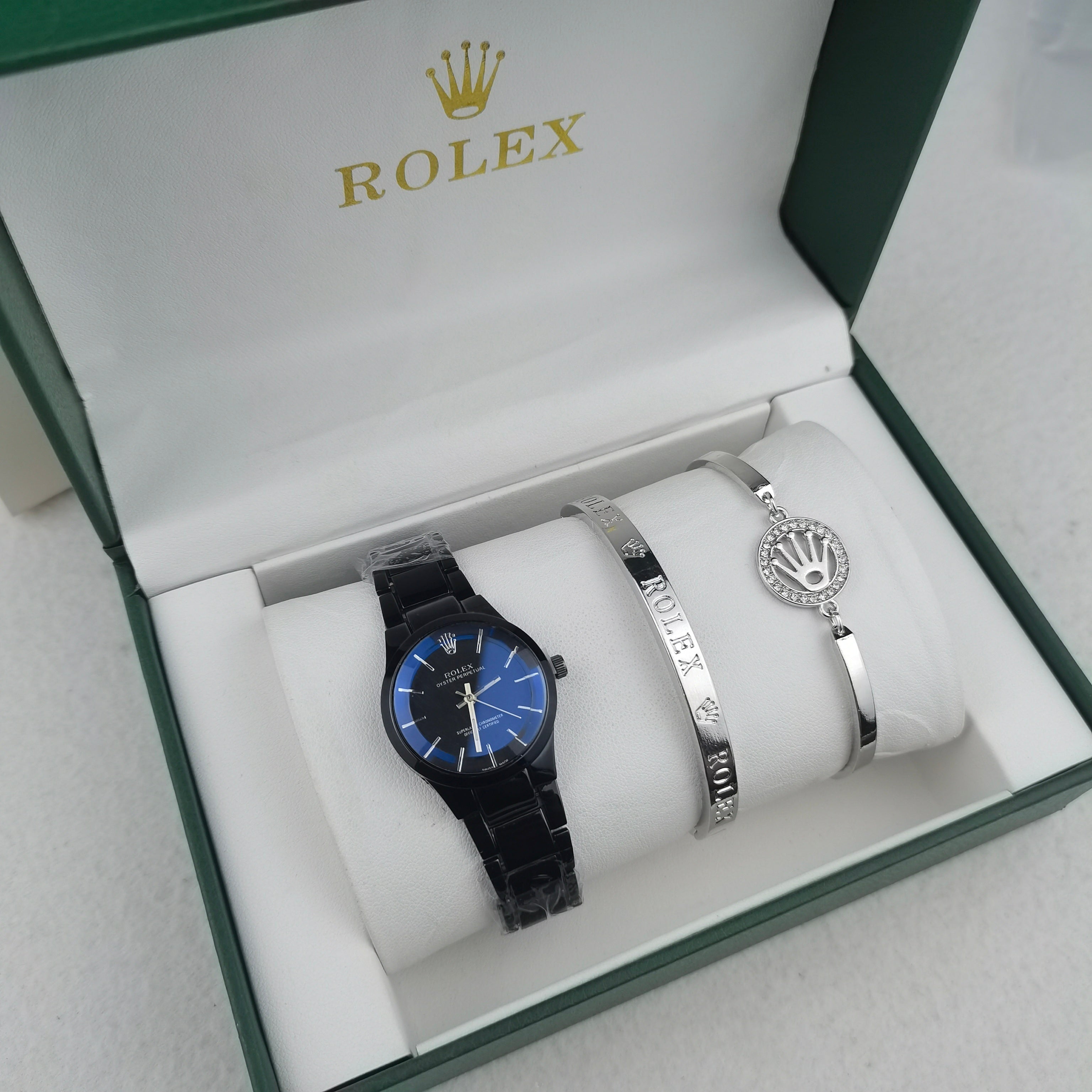 Montre inspirée de la Rolex Submariner accompagné des bracelets Rolex