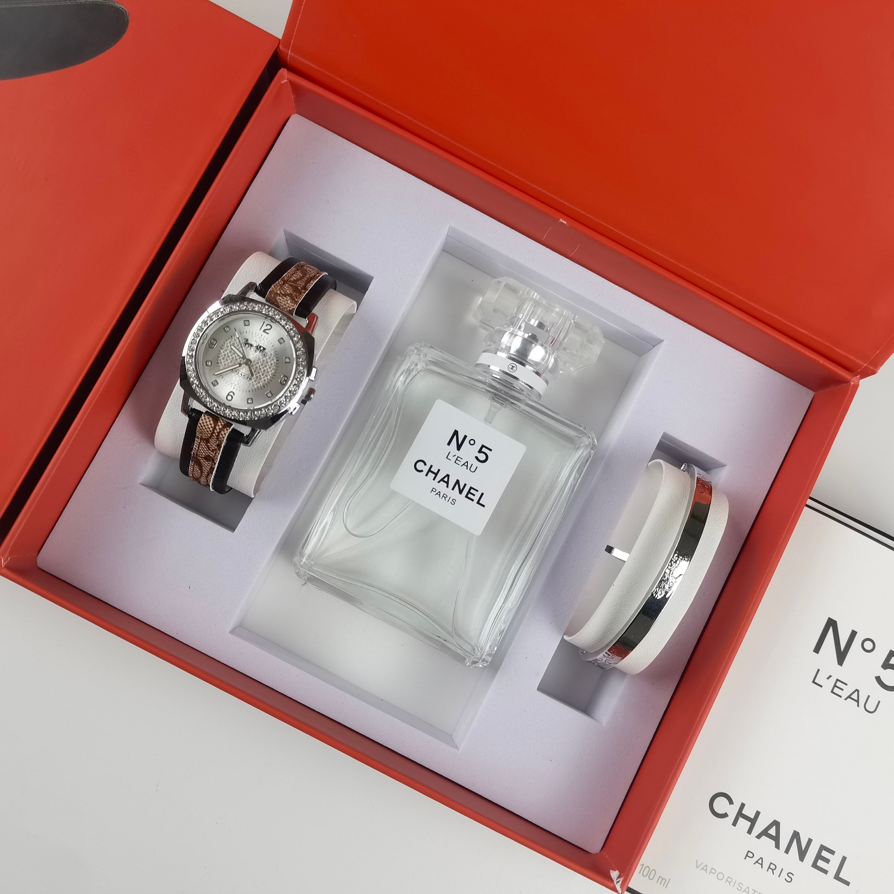 Montre inspirée de la collection des montres Coach, parfum chanel et bracelet