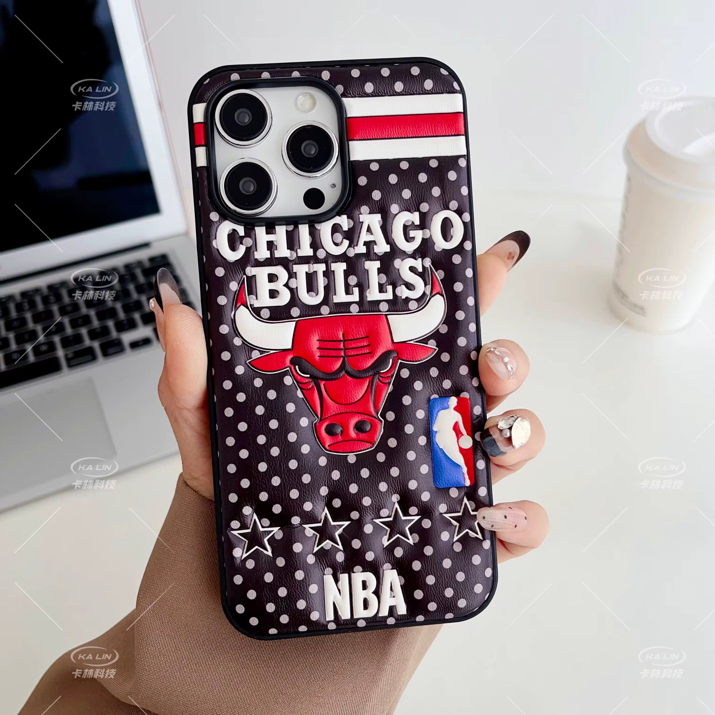 Coque de Protection Chicago bulls Design 3D Laser pour iPhone – Protection Antichoc Premium en PC & TPU pour iPhone 11 à 16 Pro Max
