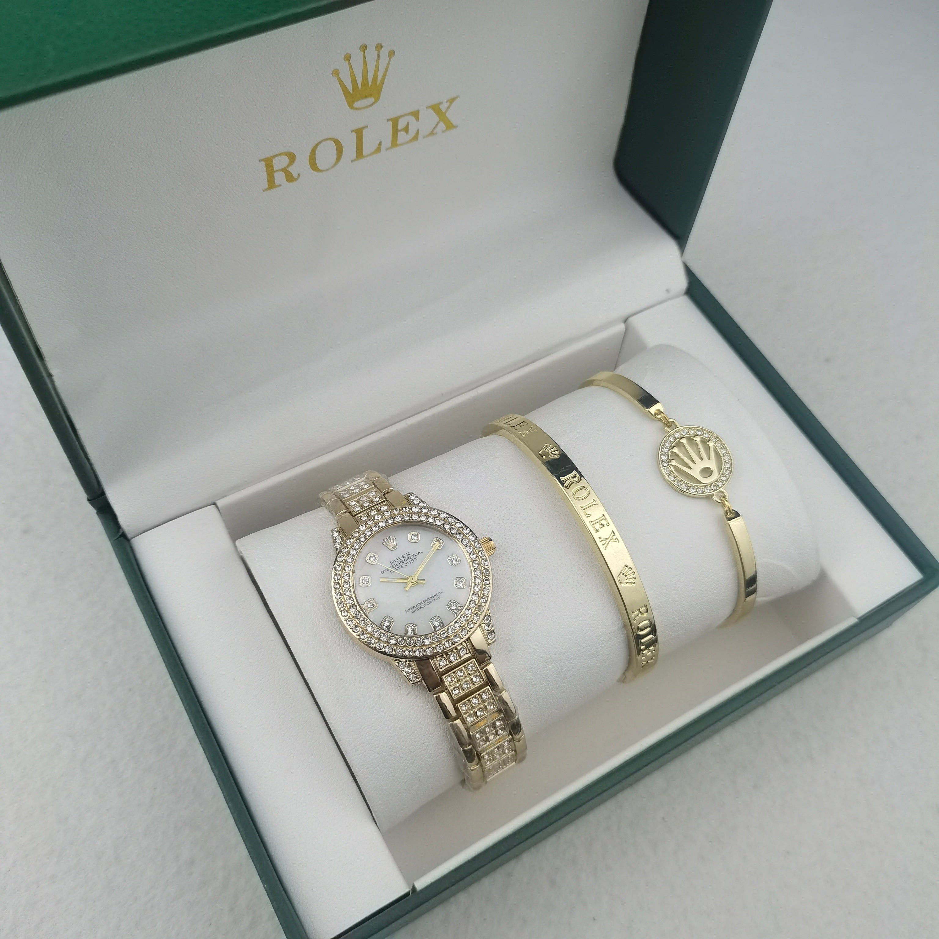 Montre inspirée de la Rolex Submariner accompagné des bracelets Rolex