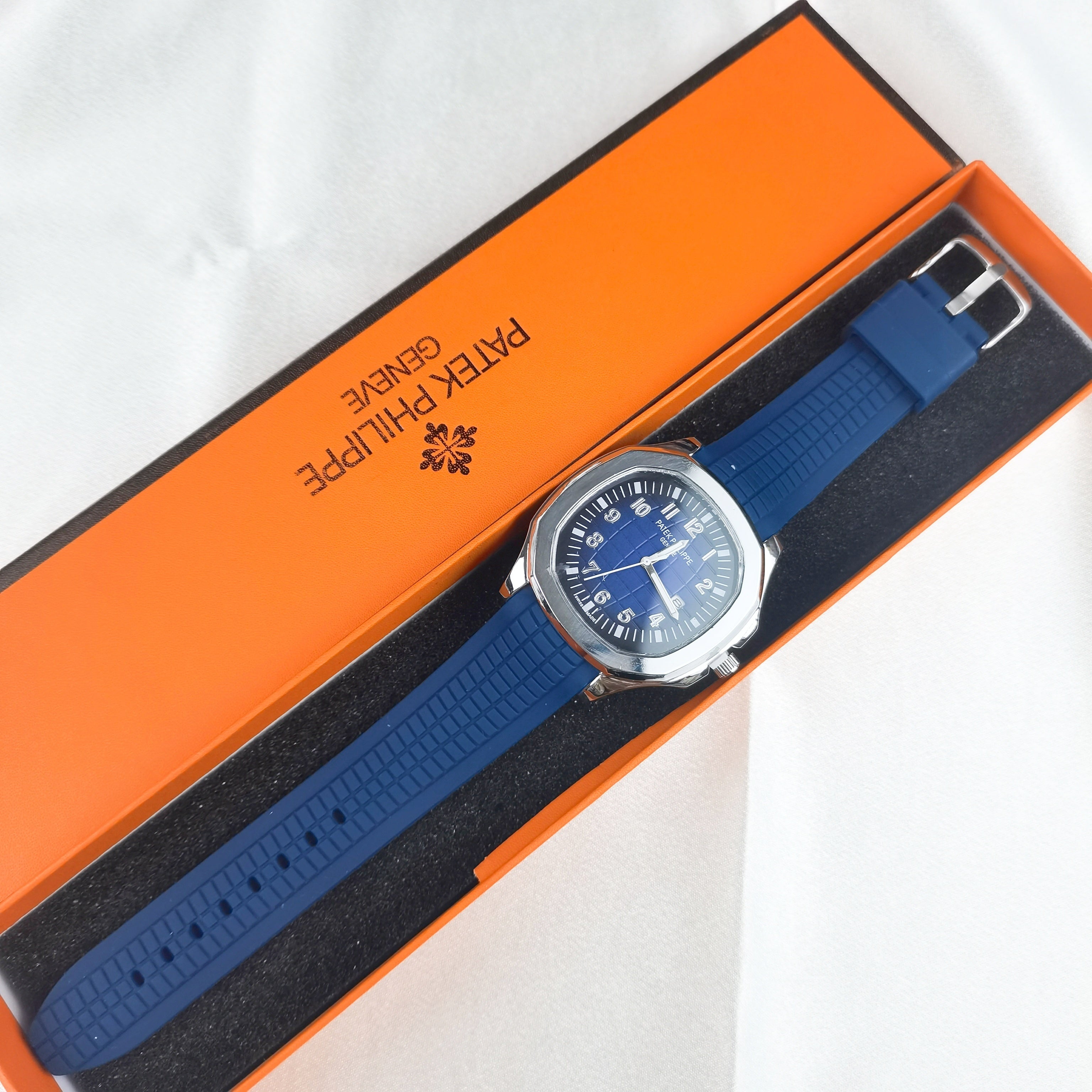 Montre inspirée de la Patek Philippe Nautilus