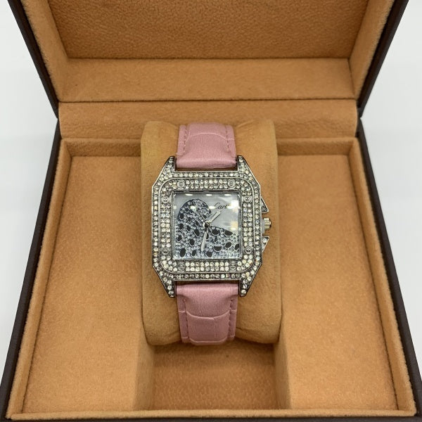 Montre inspirée de la légendaire Cartier Santos