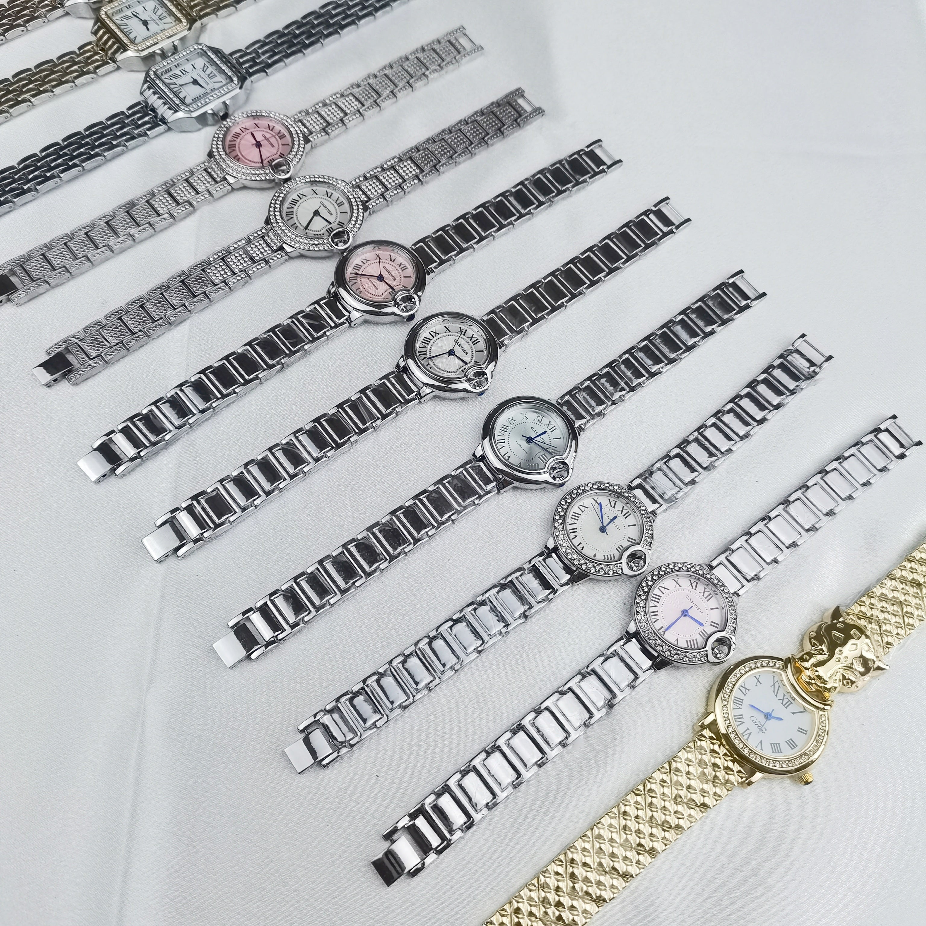 Montre inspirée de la légendaire Cartier Santos