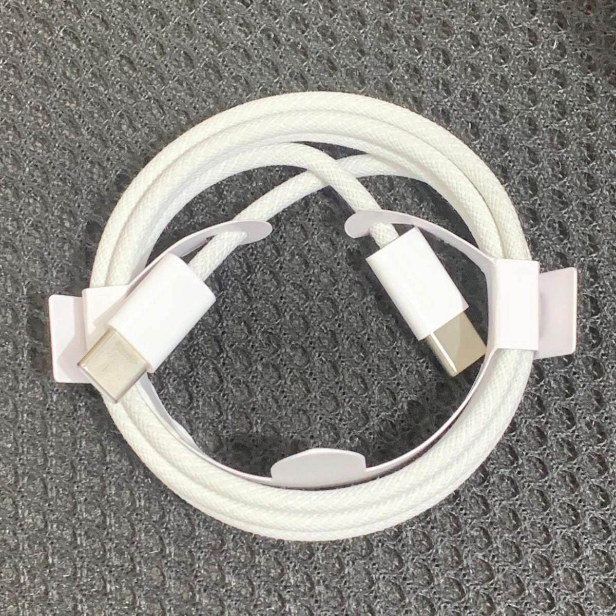 Câble USB-C vers USB-C et USB-C vers LightningUltra-Résistant – Finition Nylon Tressé