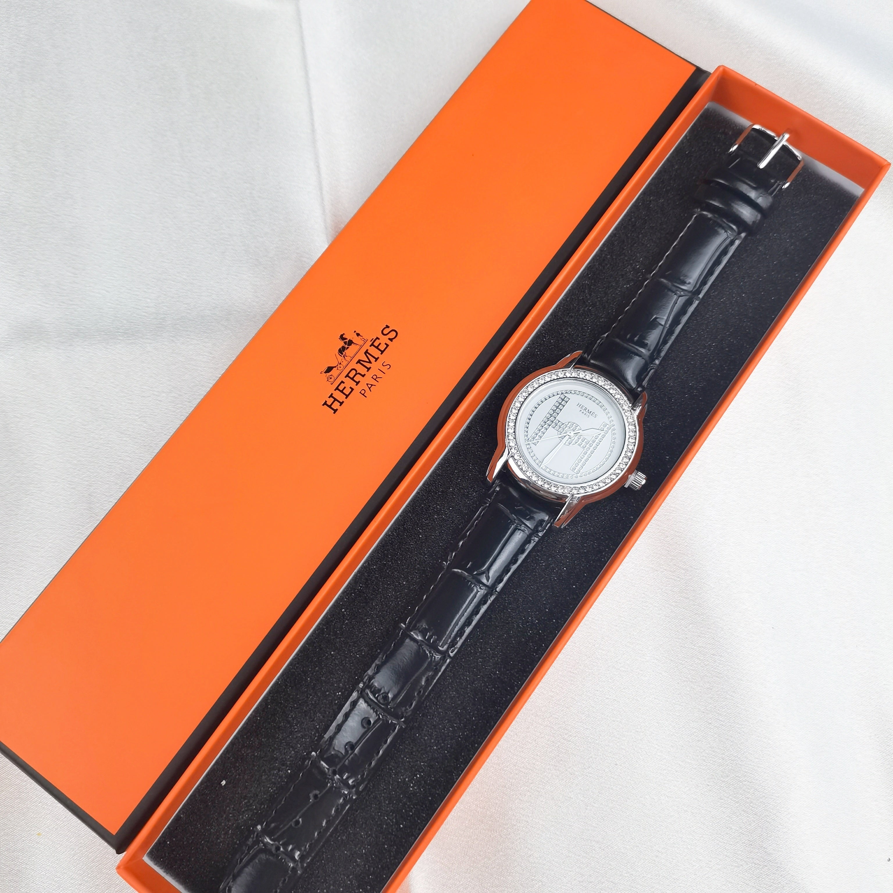 montre-bracelet inspirée de la Hermès Heure H