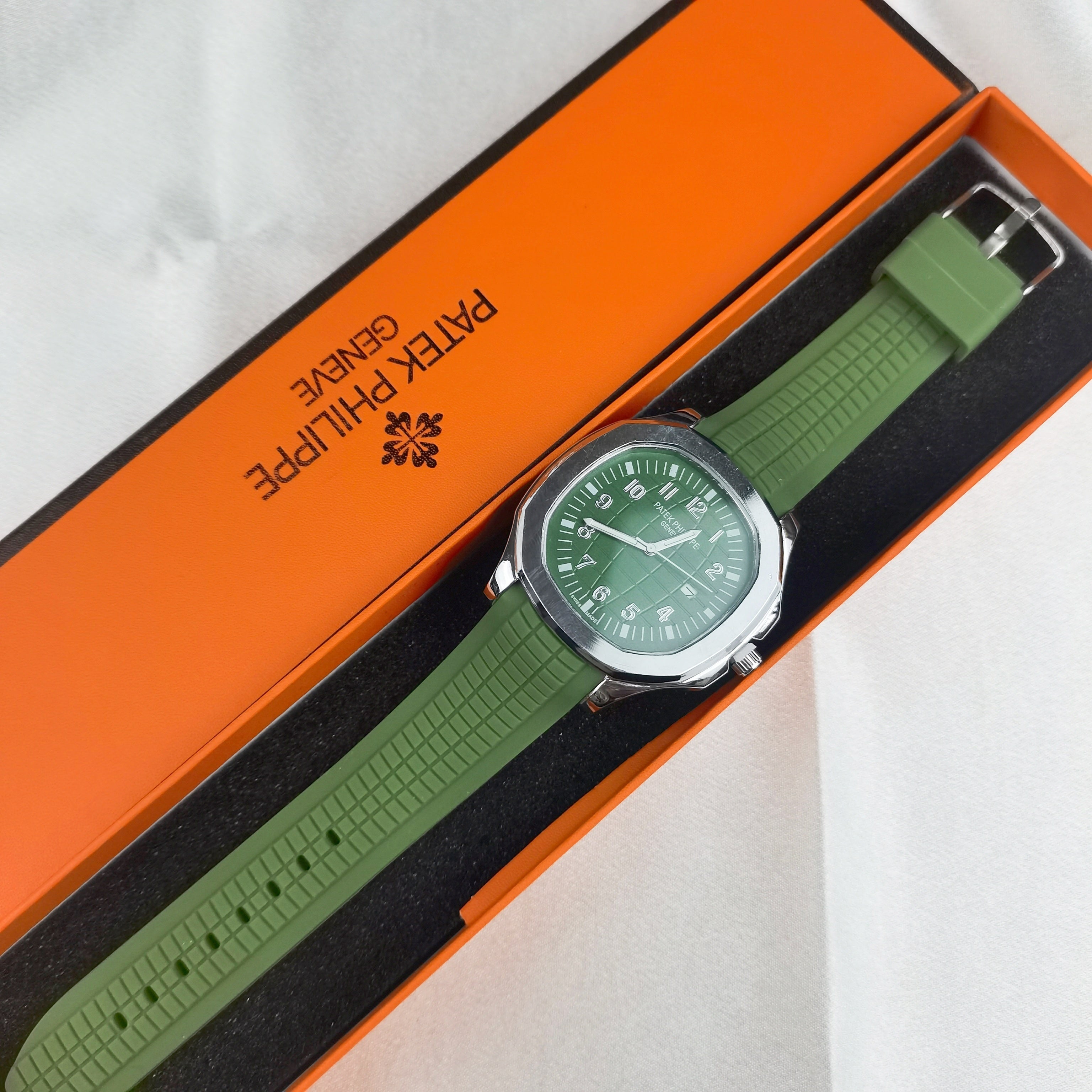 Montre inspirée de la Patek Philippe Nautilus