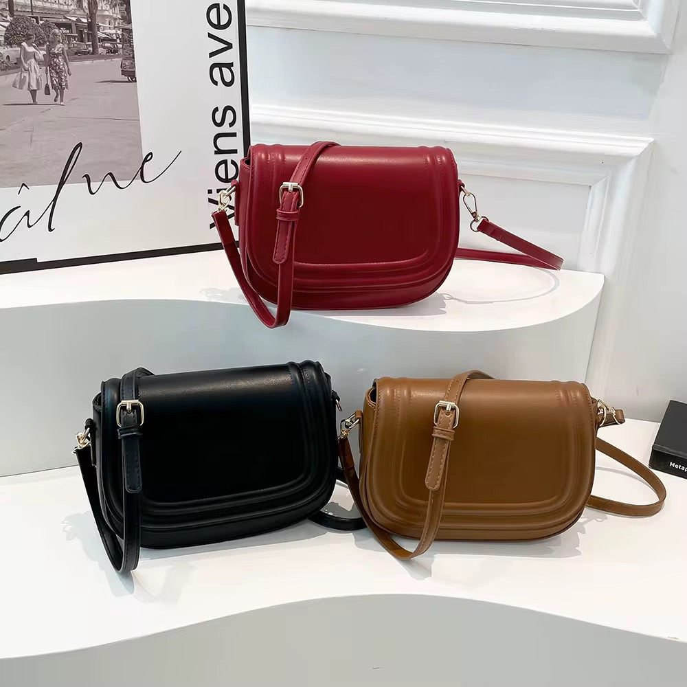 Sac à Main Bandoulière Tendance 2025 – Design Rétro Chic, Cuir Souple et Fermeture Éclair Sécurisée pour Femme