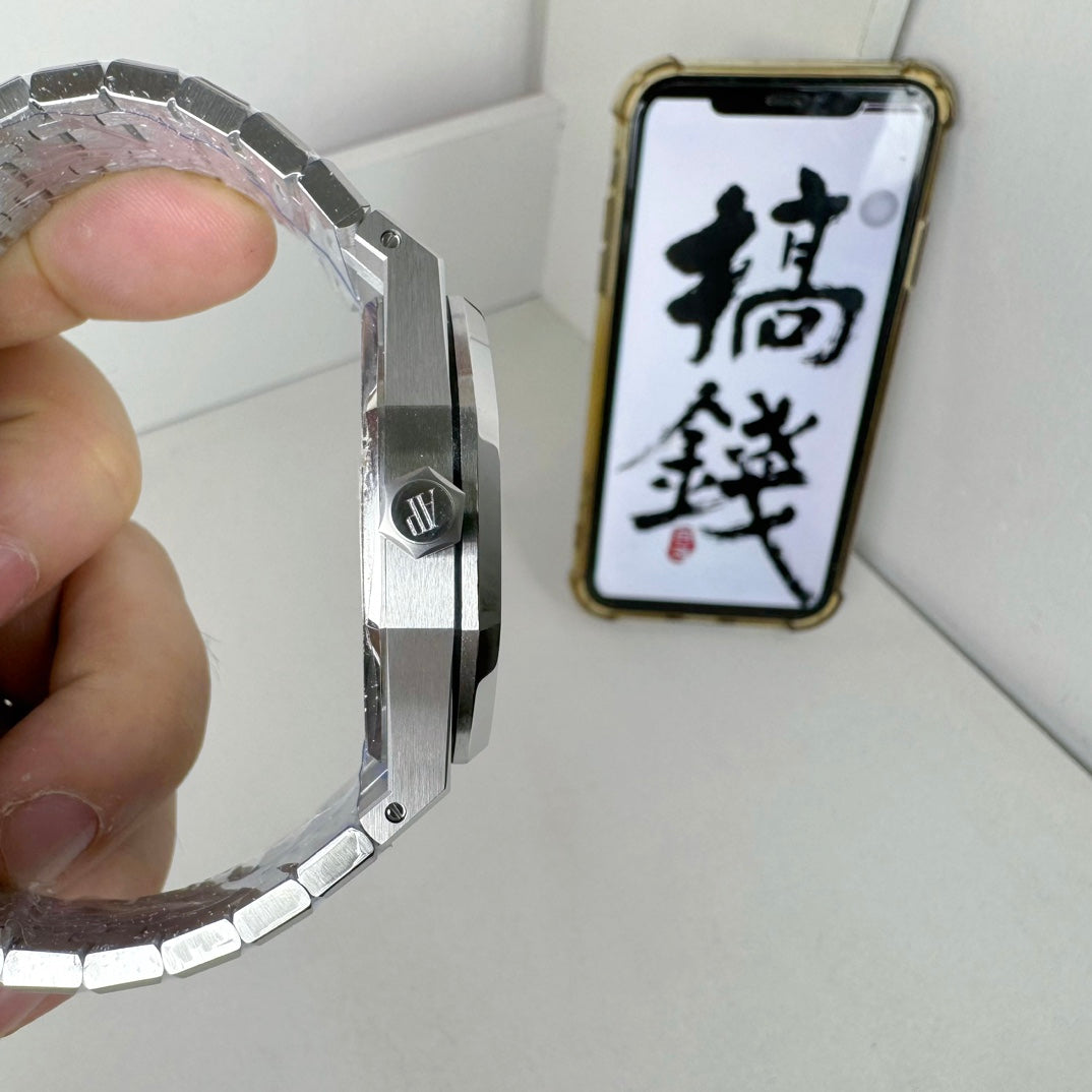 Montre iconique Audemars Piguet Royal Oak automatic