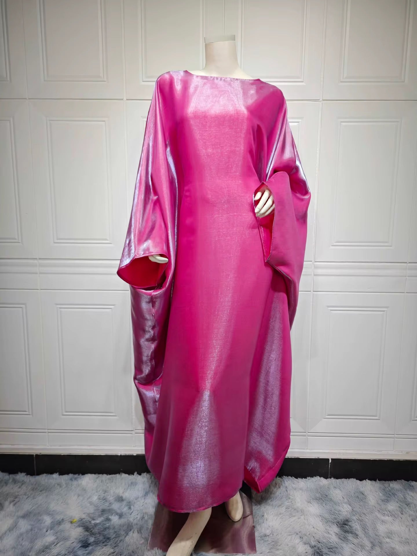 Abaya de Soirée Fluide Satinée – Style Modeste & Chic Oriental