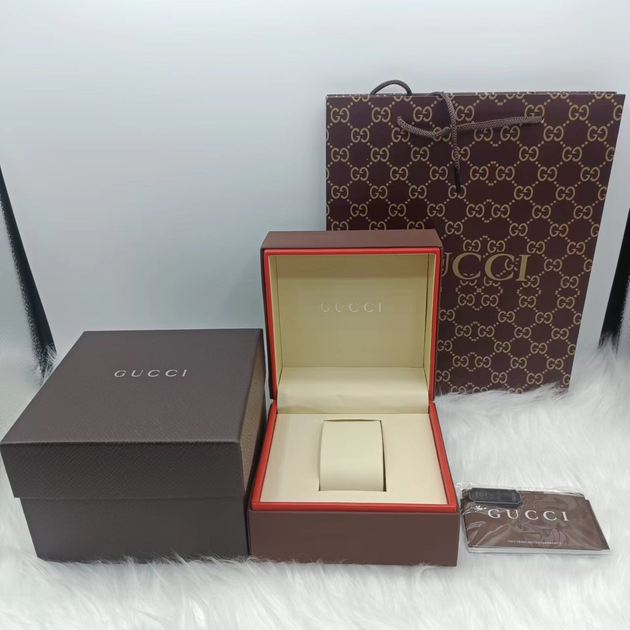 Boitier des montres cartier, Dior, Gucci, Chanel, LV