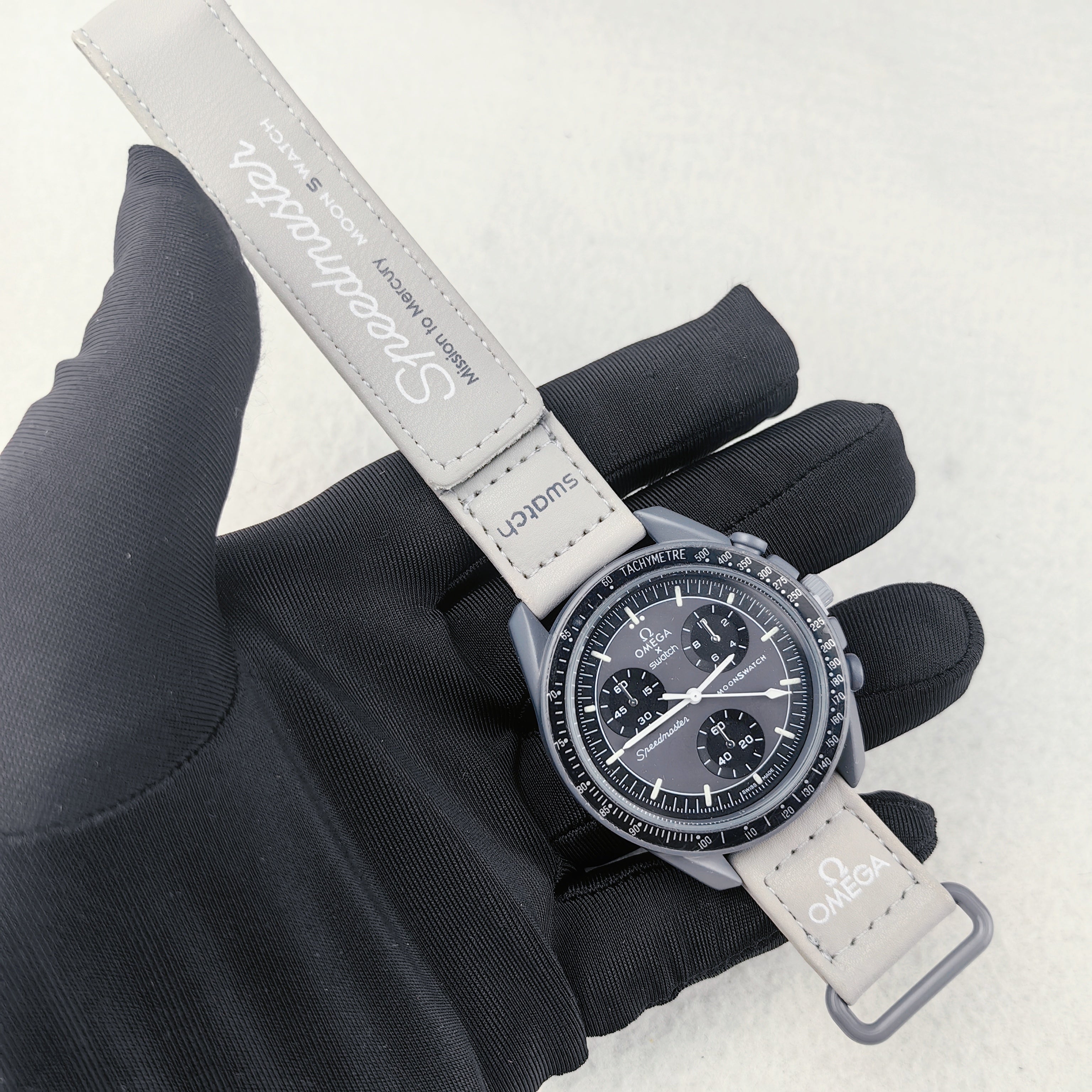Montre inspirée de la collection Omega X Swatch "MoonSwatch"
