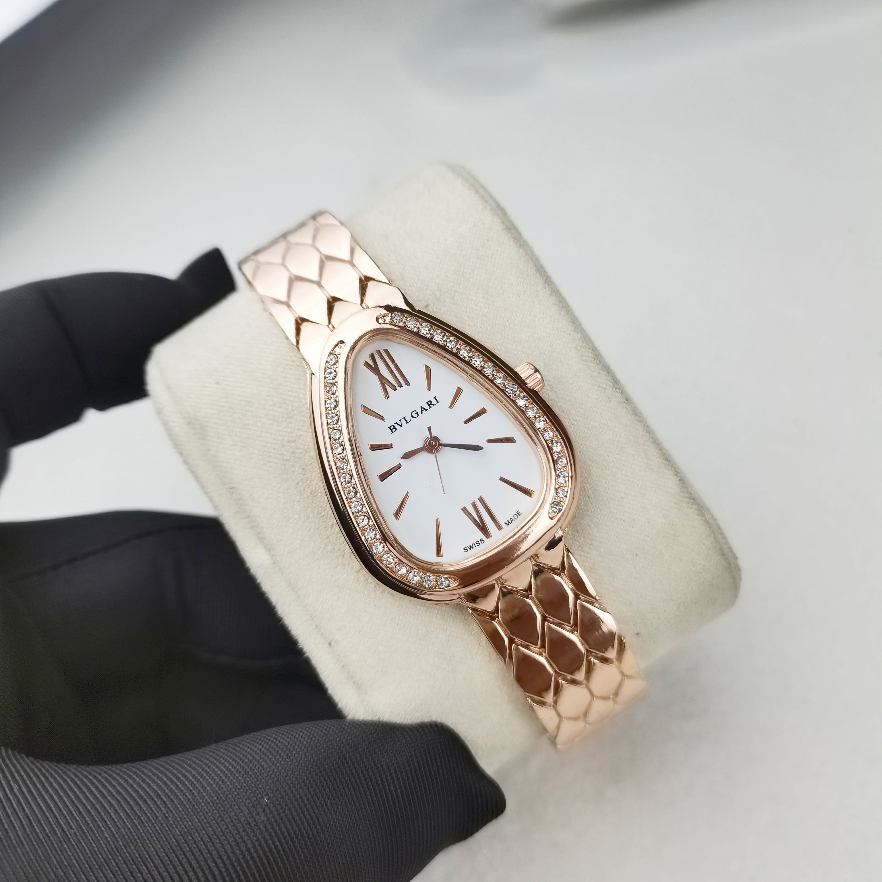 montre inspirée de la légendaire collection Serpenti de BVLGARI