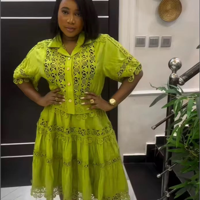 Robe "Isadora" – Robe Midi en Dentelle au Crochet et Finitions Festonnées