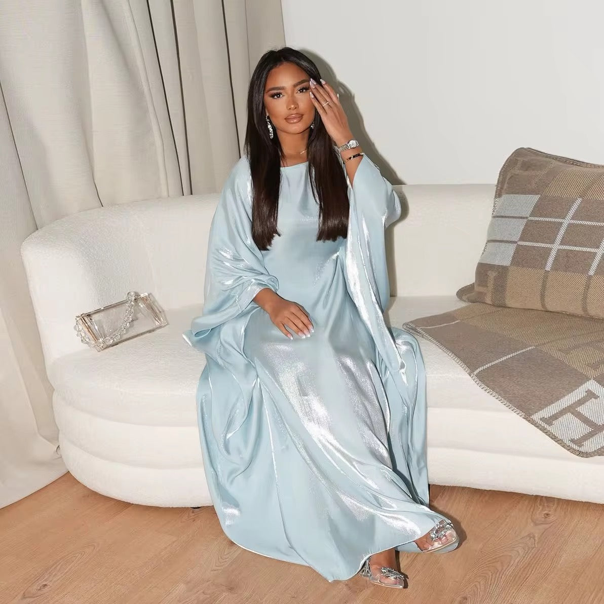 Abaya de Soirée Fluide Satinée – Style Modeste & Chic Oriental