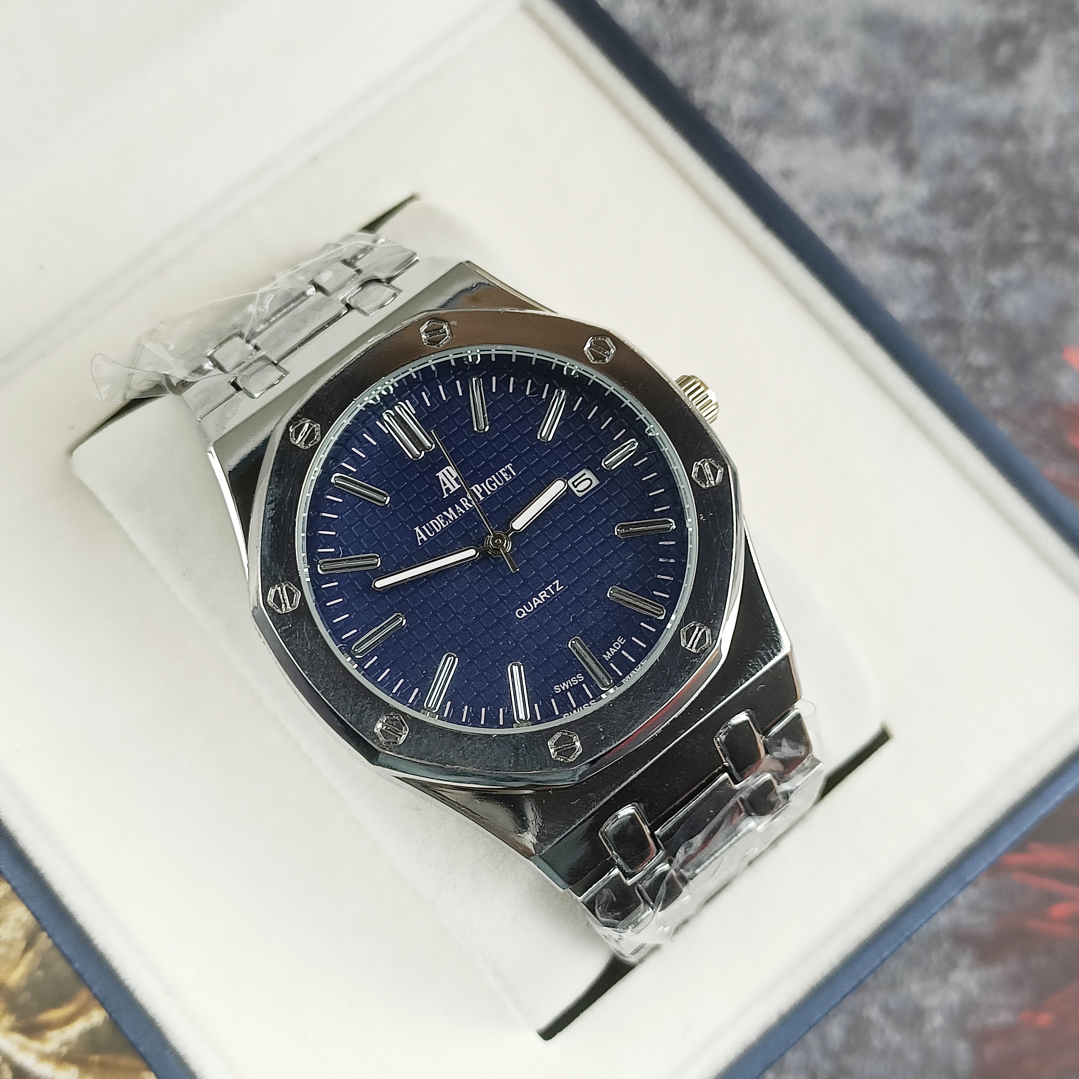 Montre inspirée de l'iconique Audemars Piguet Royal Oak