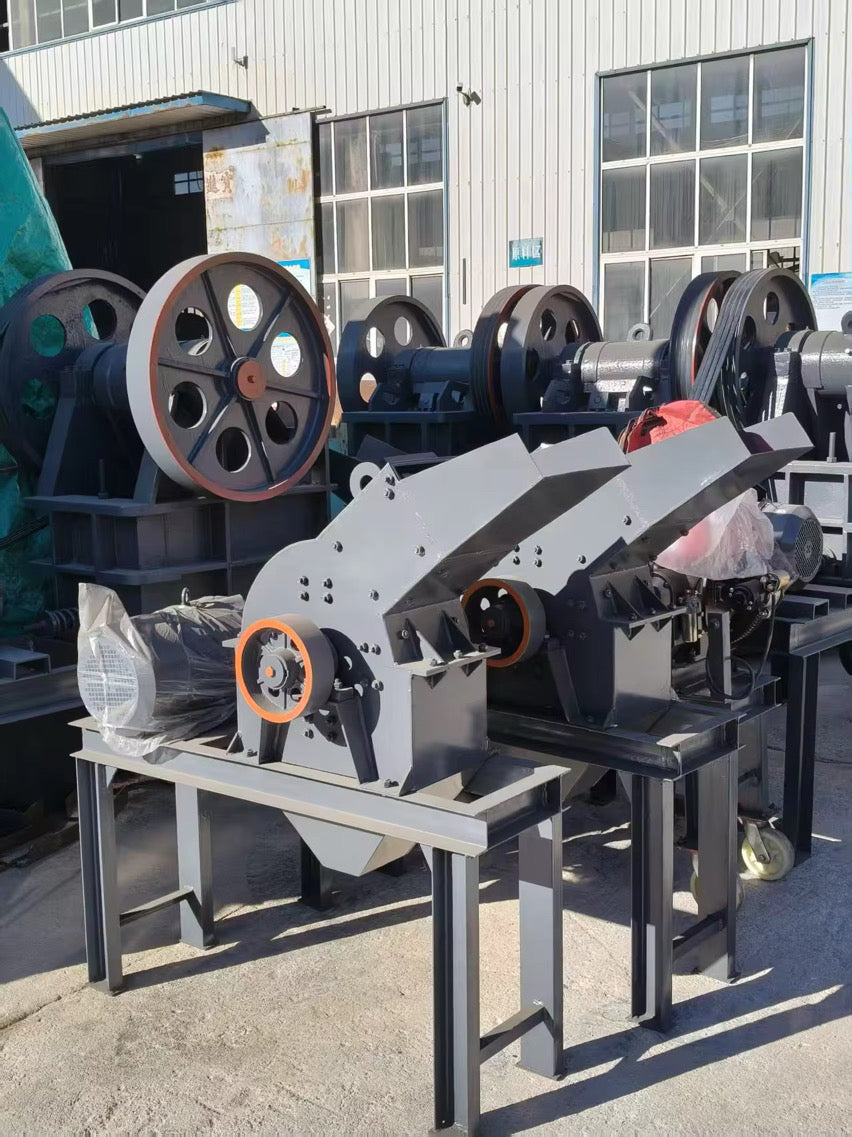 Mini Concasseur Industriel Mobile – Idéal pour Recyclage de Béton et Agrégats.