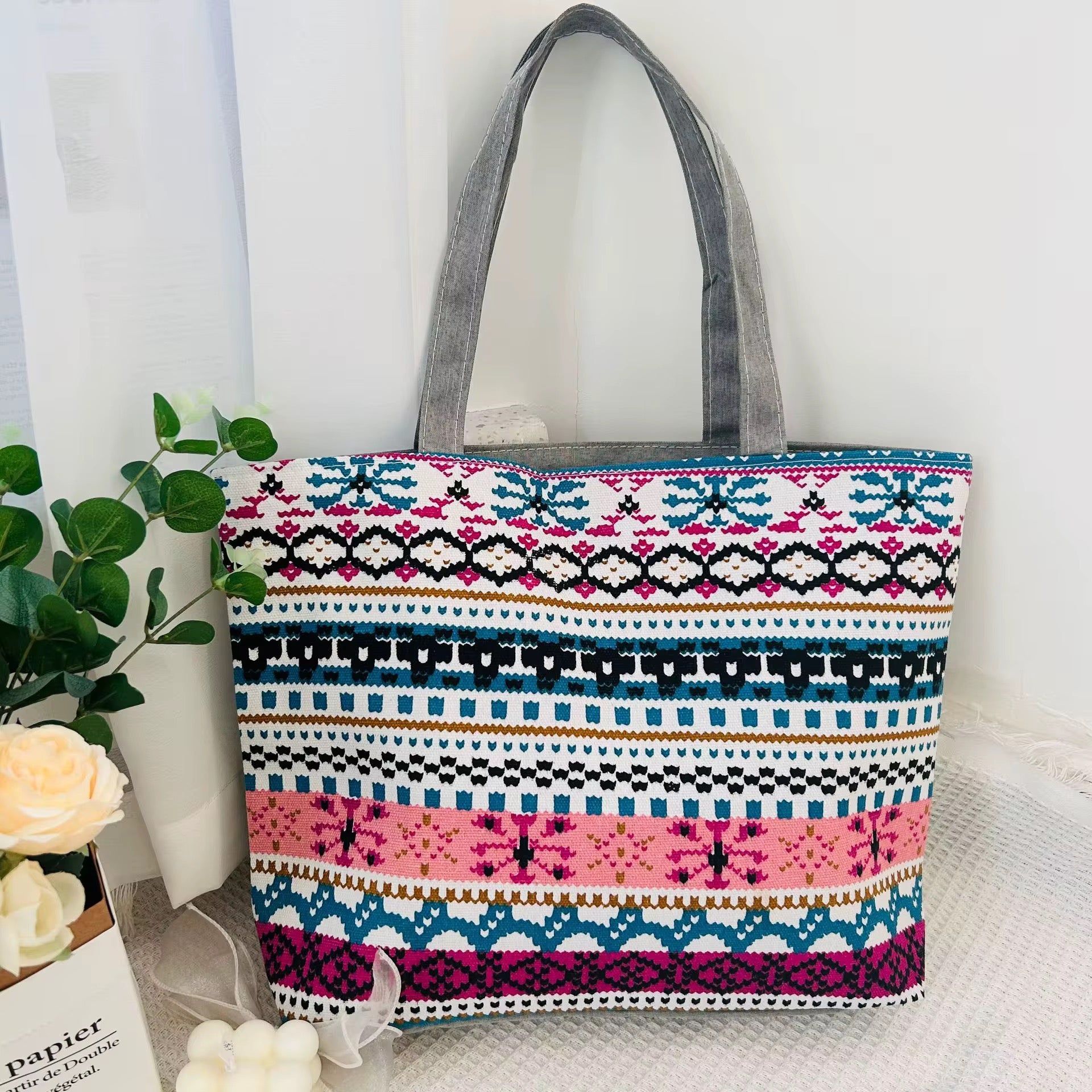 Tote Bag Design Contemporain – Idéal pour les Sorties et le Quotidien