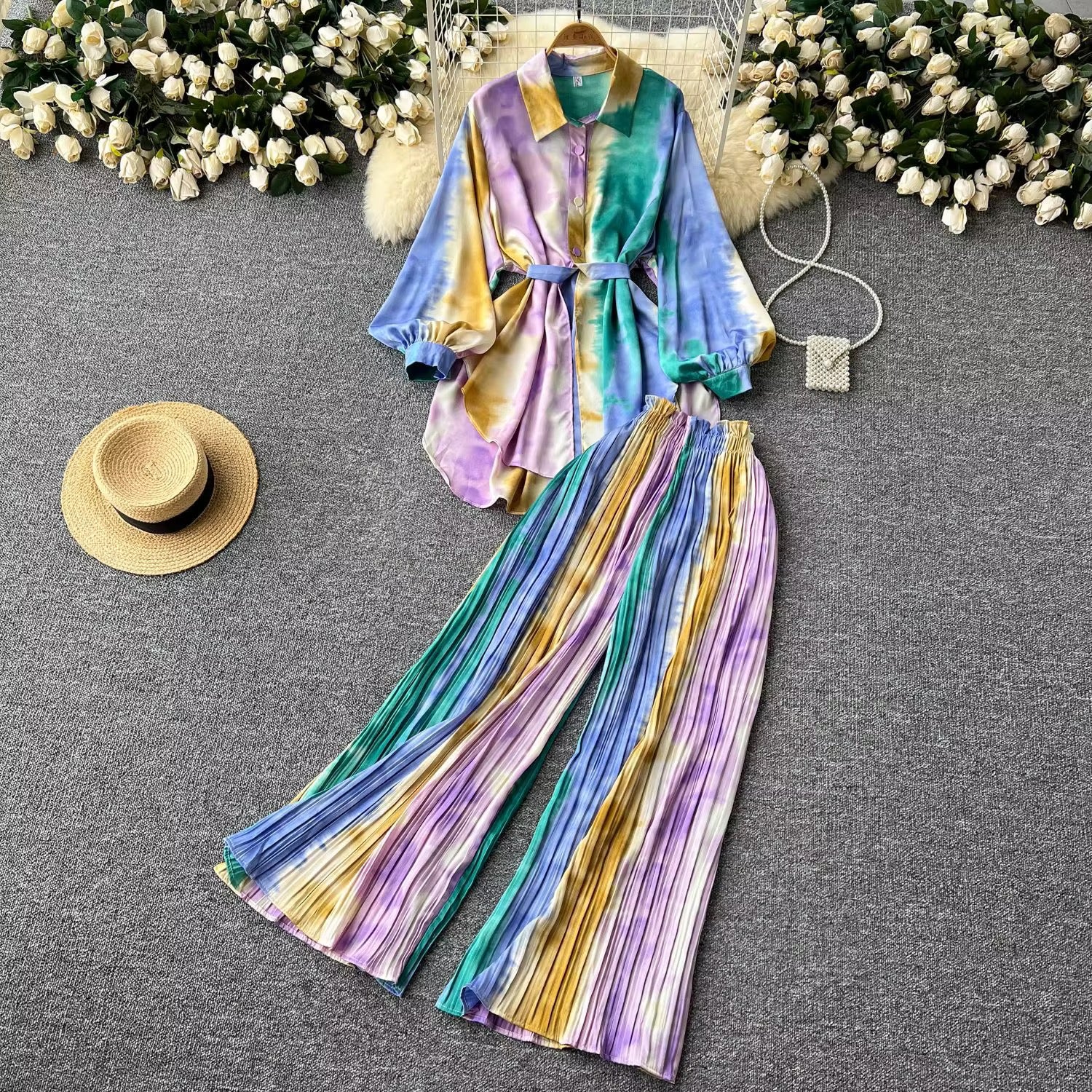 Ensemble "Élégance Graphique" – Chemise Longue et Pantalon Large Plissé