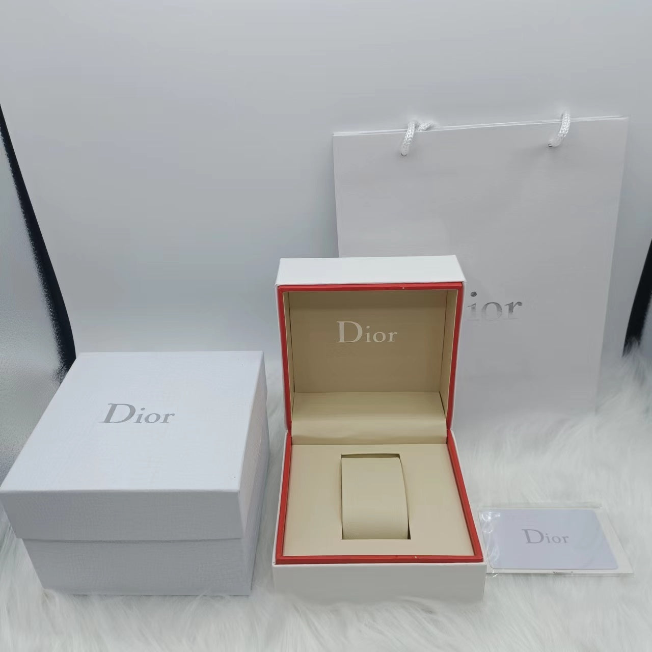 Boitier des montres cartier, Dior, Gucci, Chanel, LV