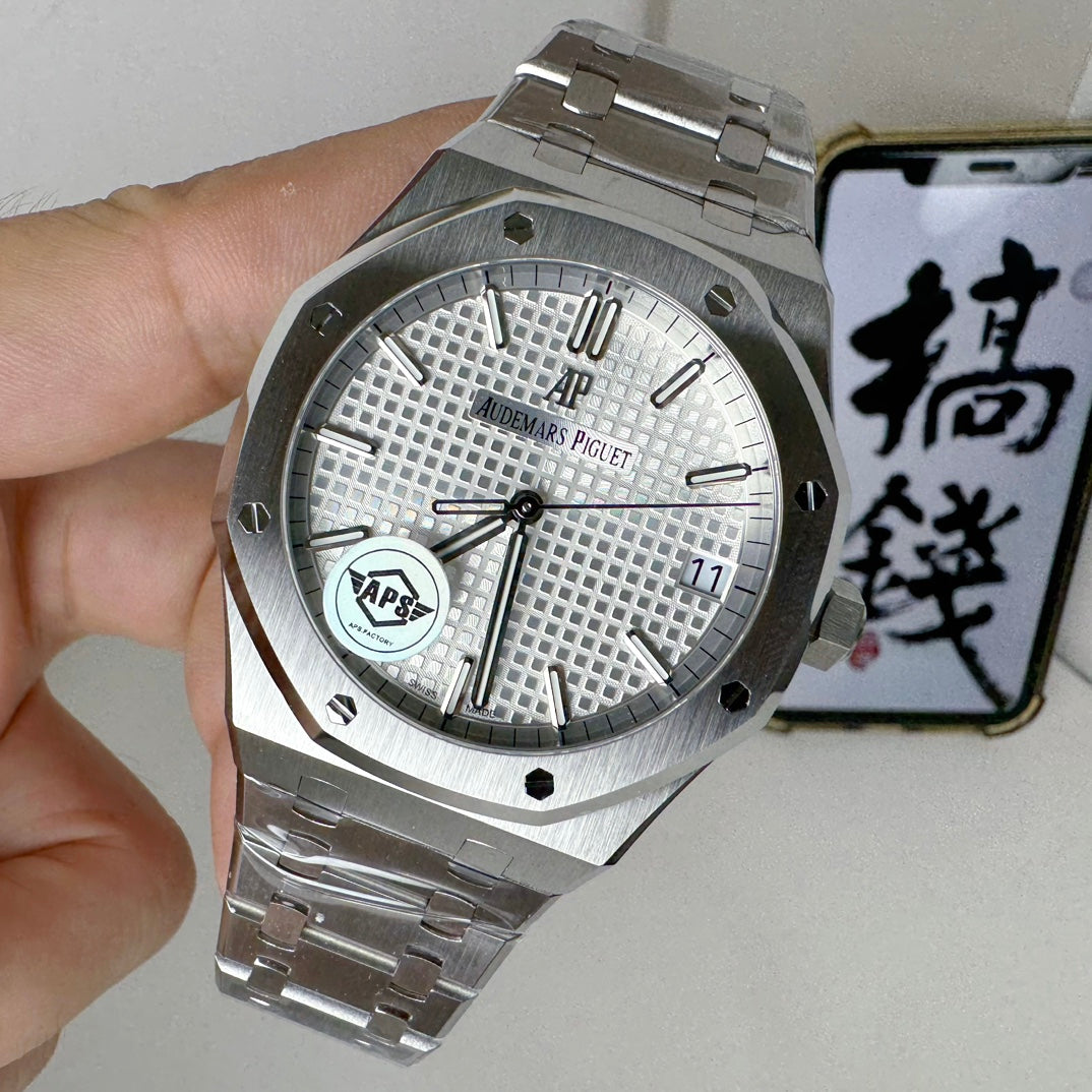 Montre iconique Audemars Piguet Royal Oak automatic