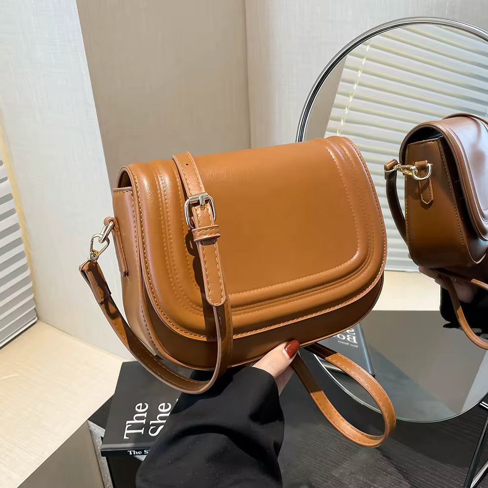 Sac à Main Bandoulière Tendance 2025 – Design Rétro Chic, Cuir Souple et Fermeture Éclair Sécurisée pour Femme