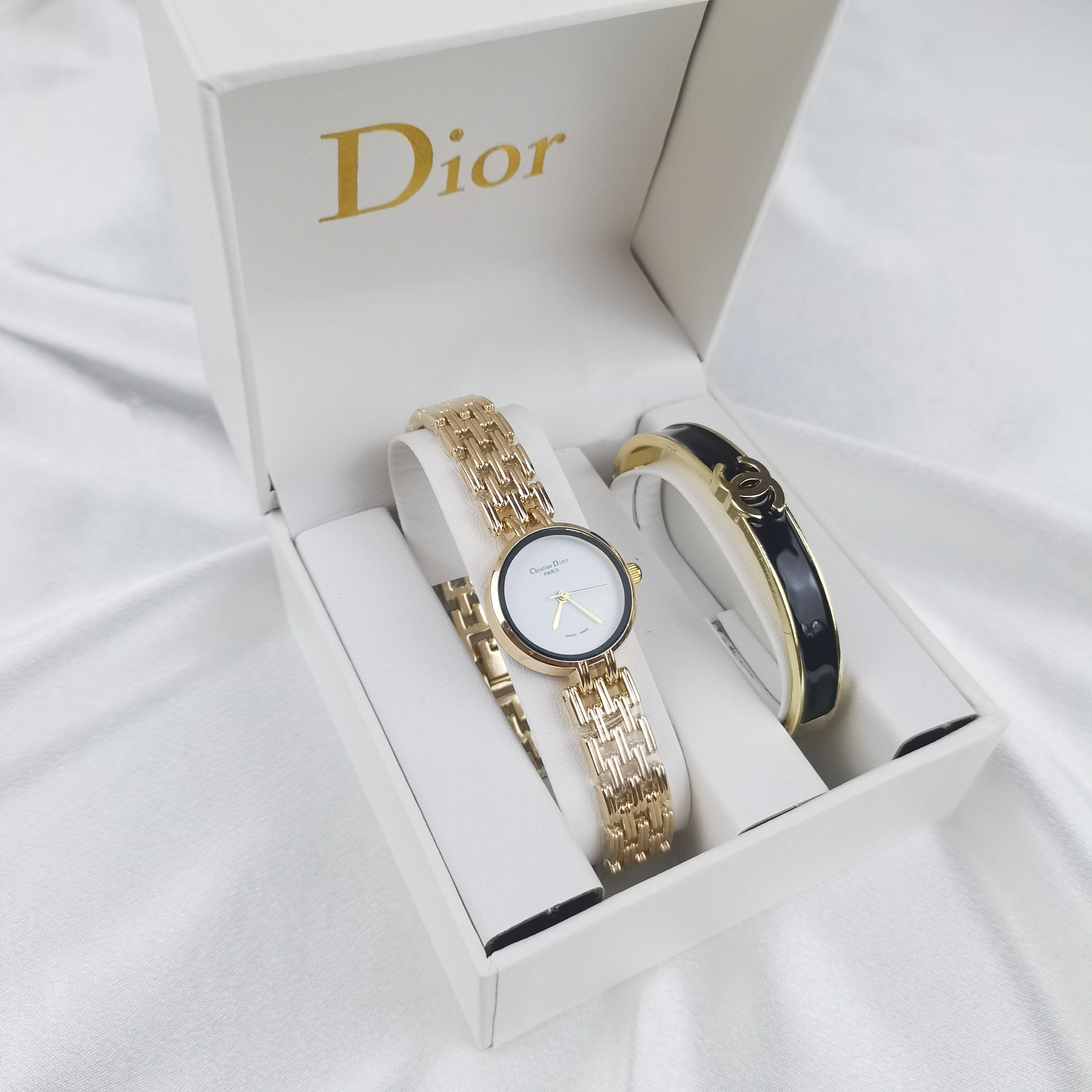 Montre inspirée de la collection Dior et un Bracelet inspirée de la collection chanel
