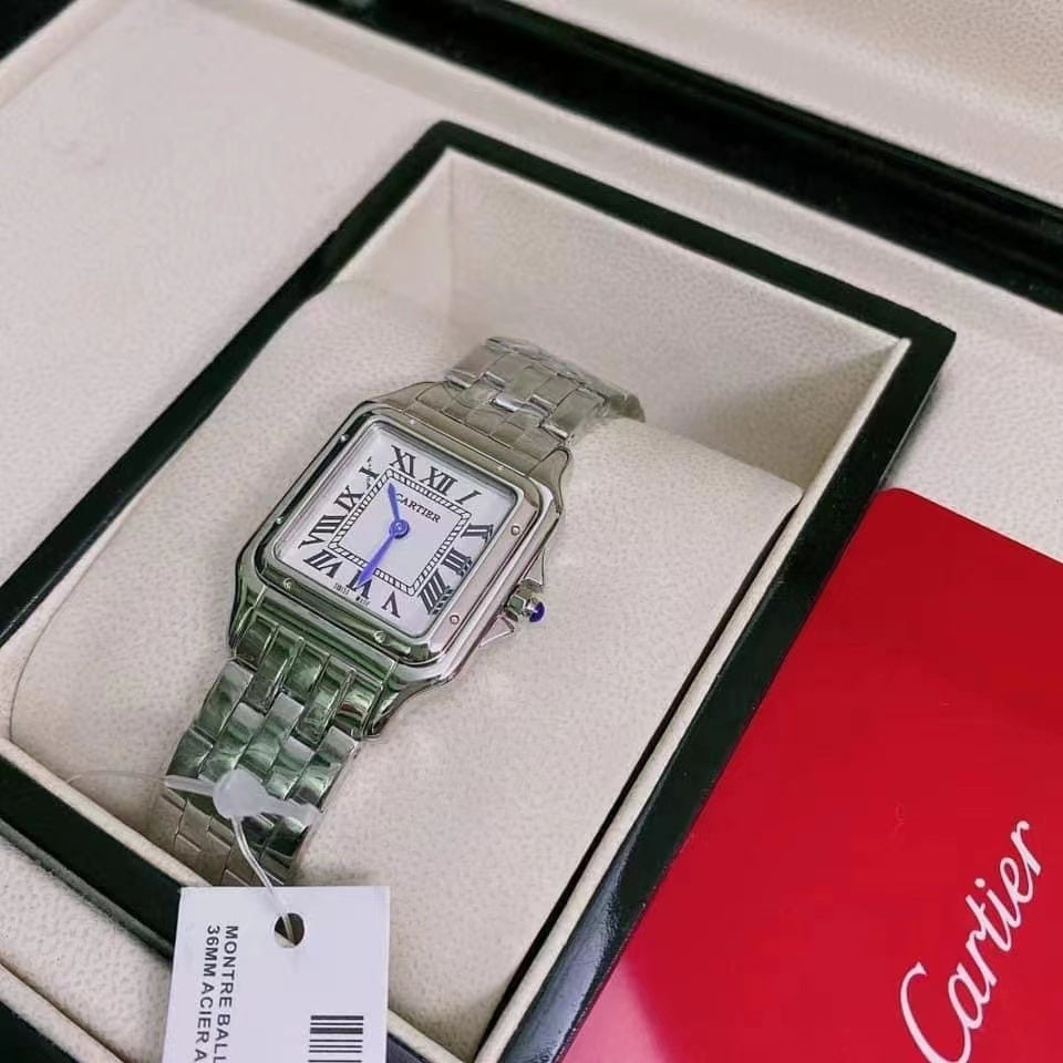 Montre inspirée de la légendaire Cartier Santos