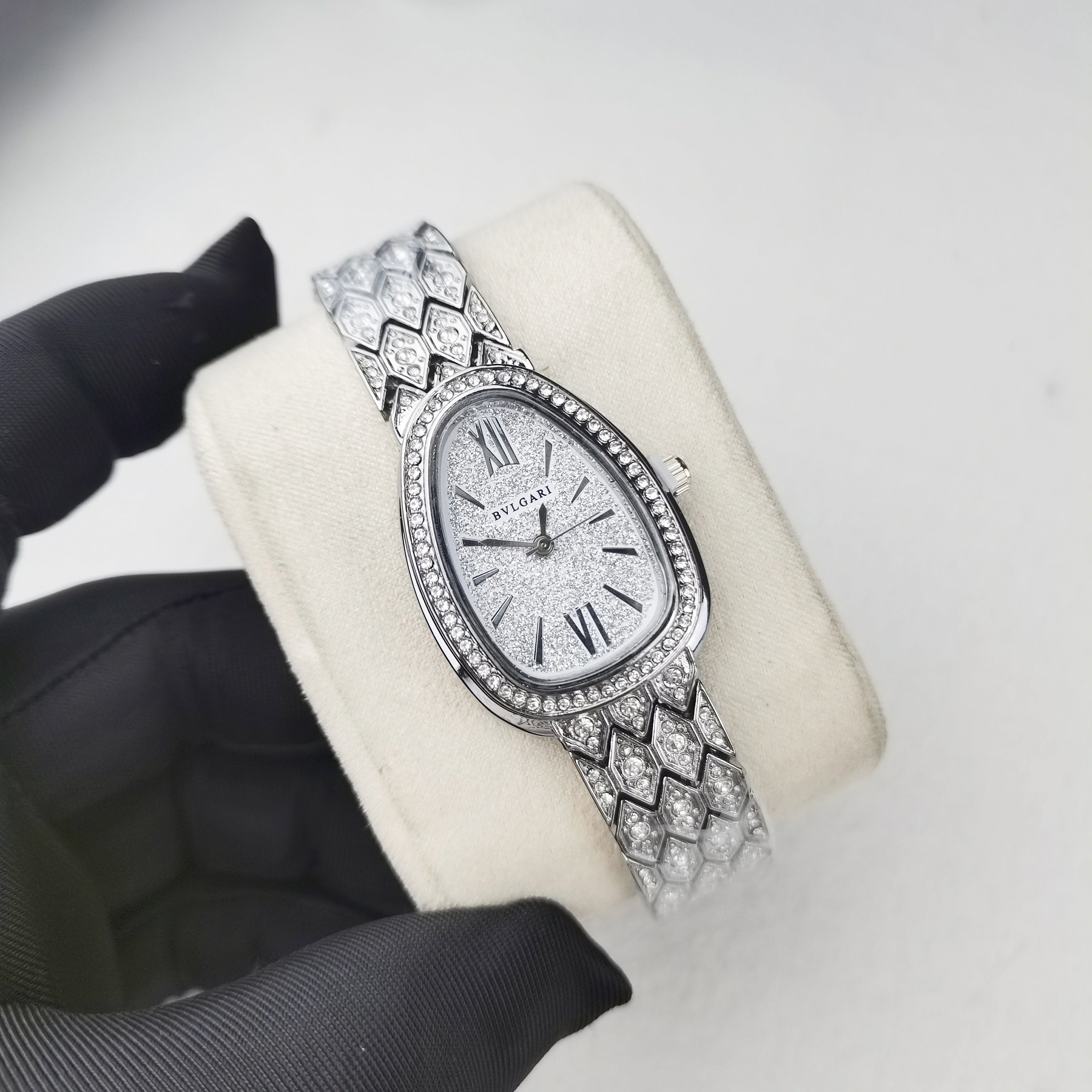 montre inspirée de la légendaire collection Serpenti de BVLGARI