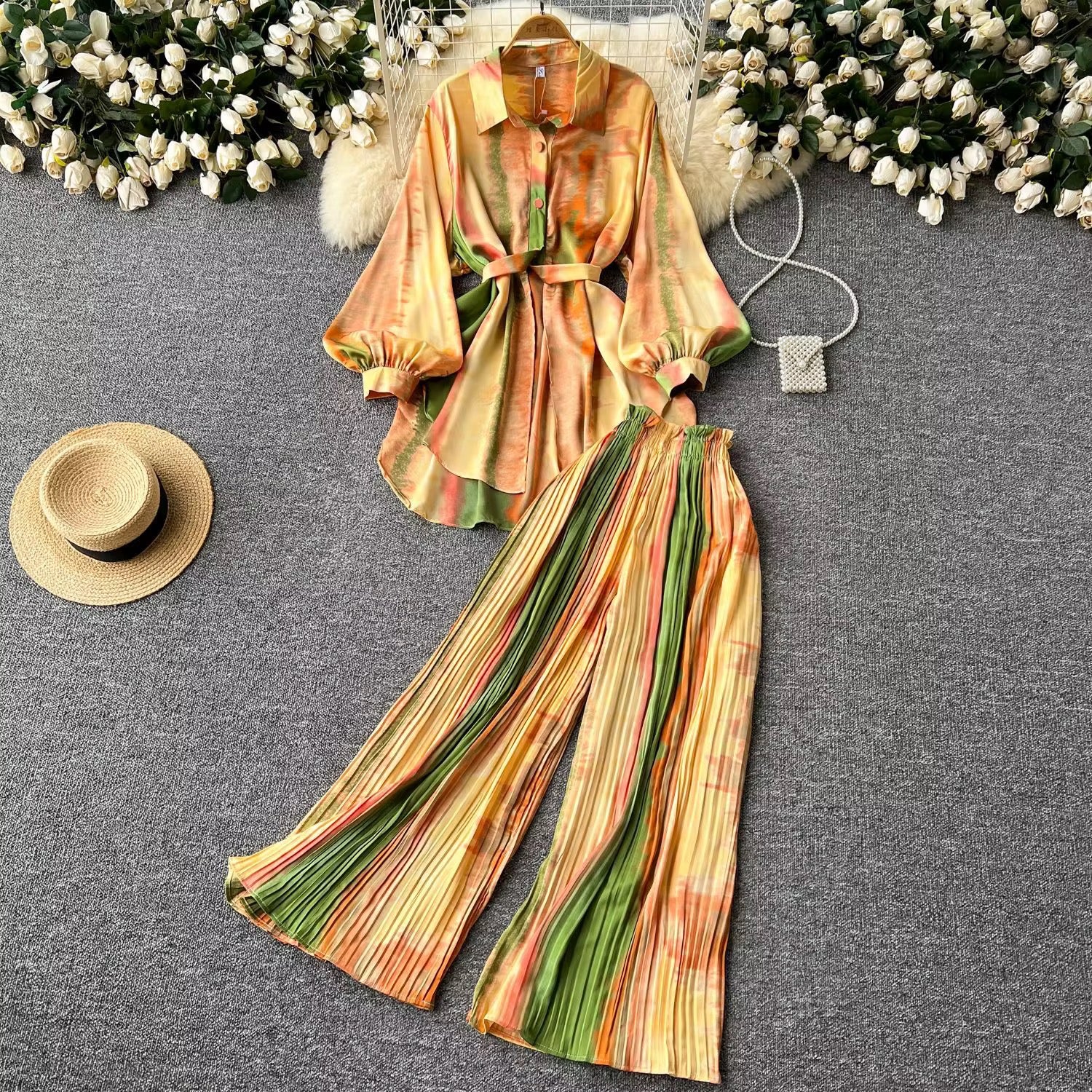 Ensemble "Élégance Graphique" – Chemise Longue et Pantalon Large Plissé