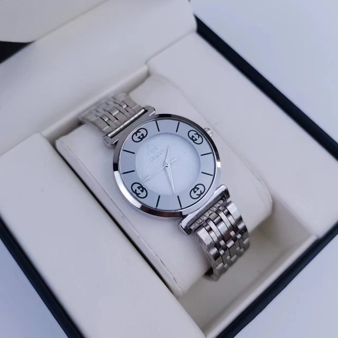 Montre inspirée de l'iconique marque marque gucci