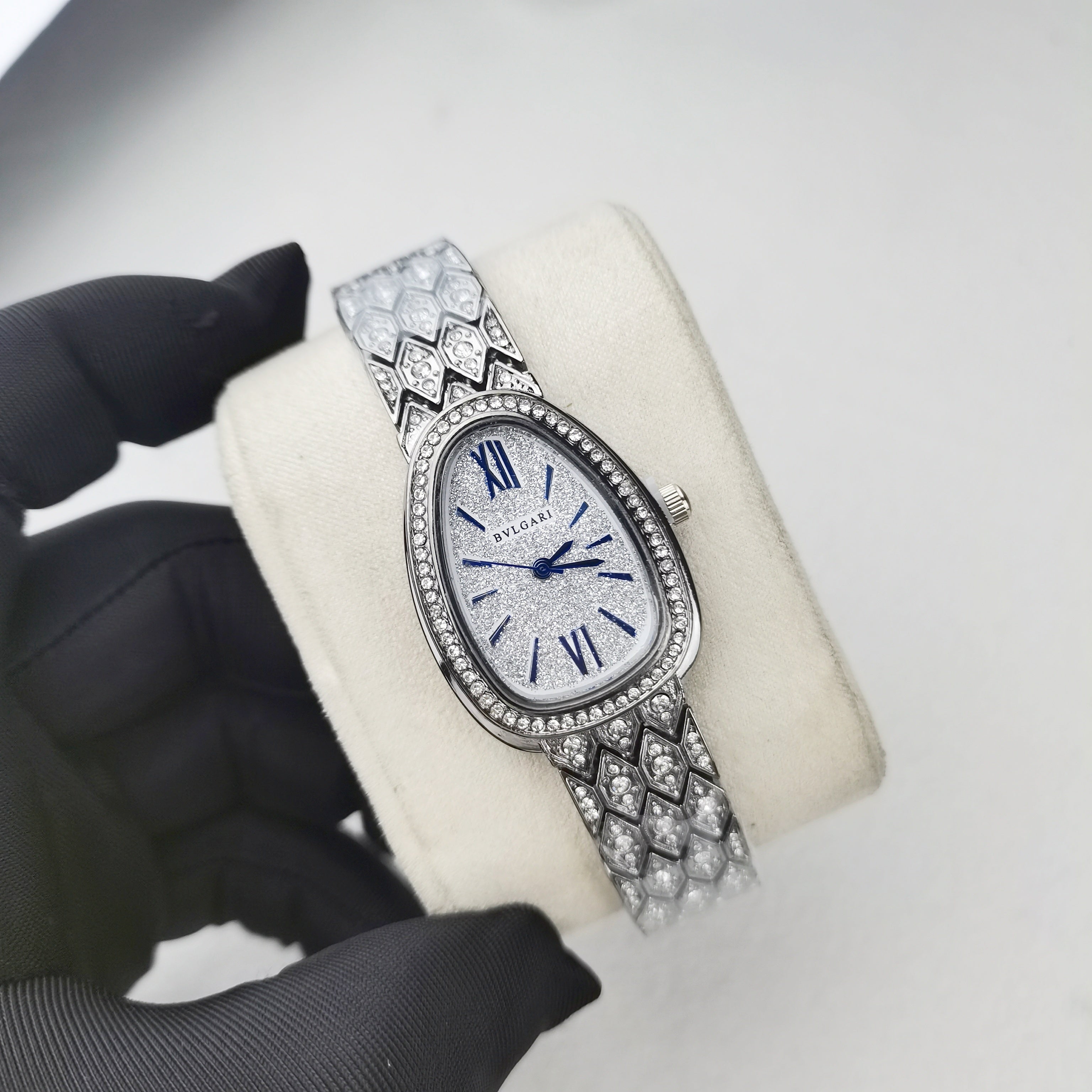 montre inspirée de la légendaire collection Serpenti de BVLGARI