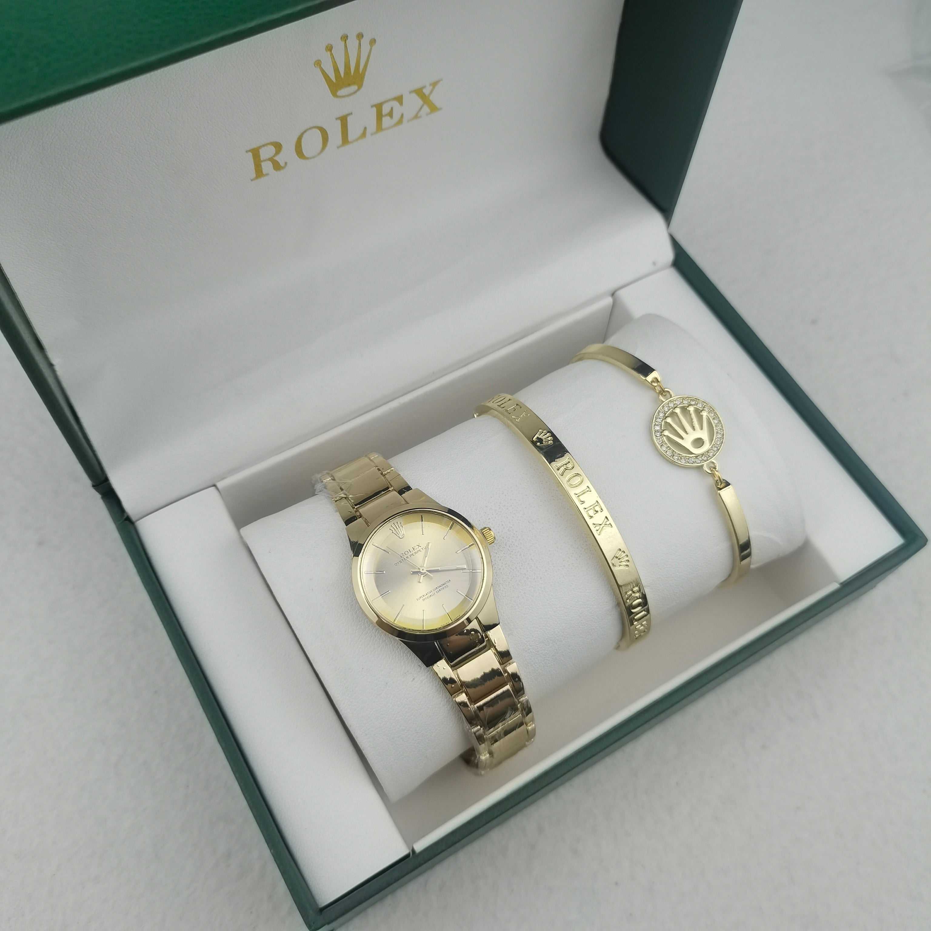Montre inspirée de la Rolex Submariner accompagné des bracelets Rolex