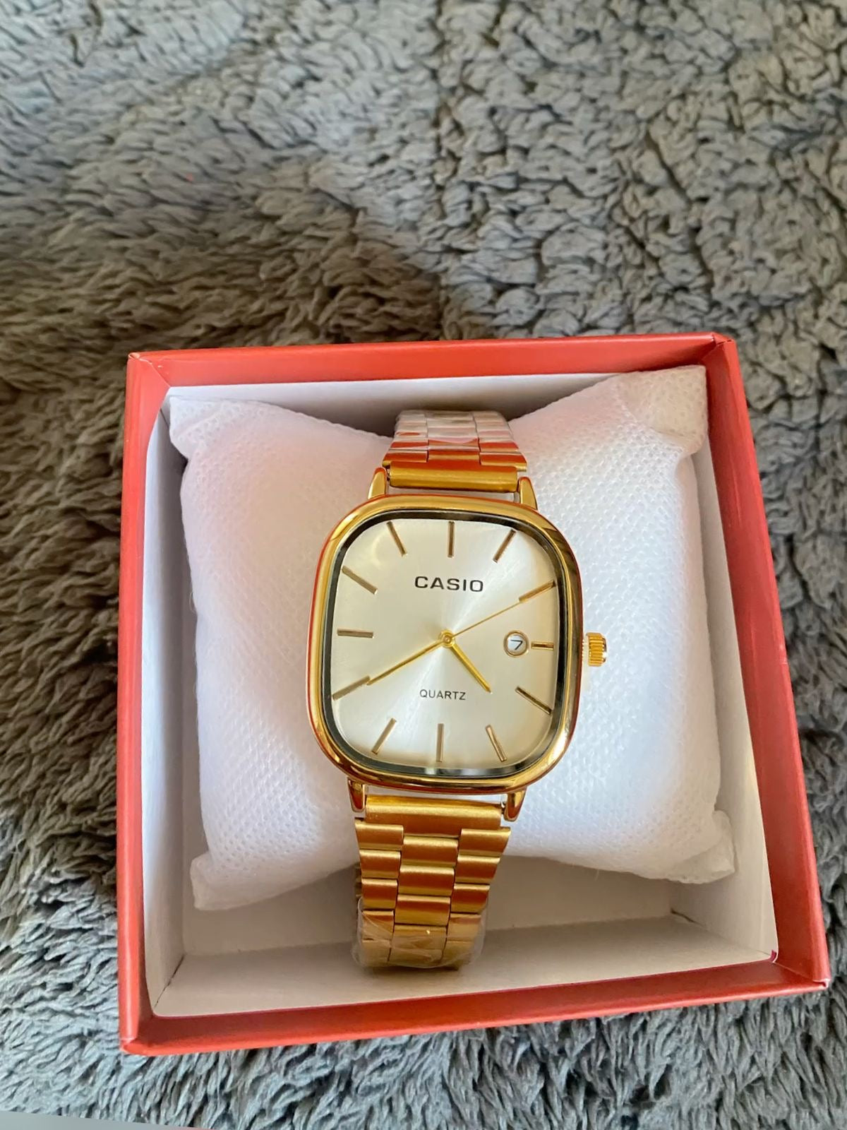 Montre inspirée de la Casio (Quartz analogique)