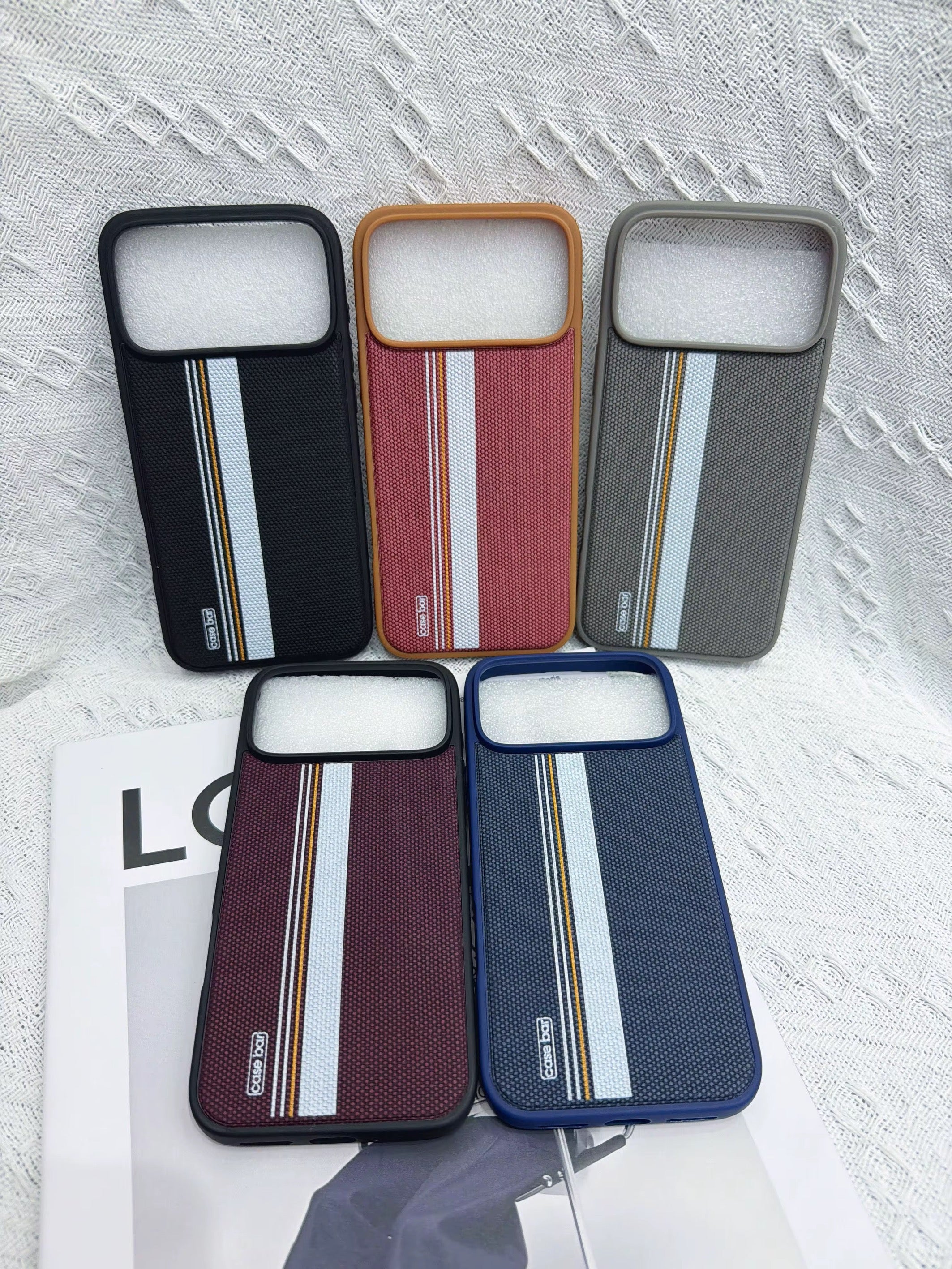 Coque iPhone Premium à Rayures – Étui Textile Antichoc Style "Casual Chic" pour iPhone 12 à 17 Air / Pro Max
