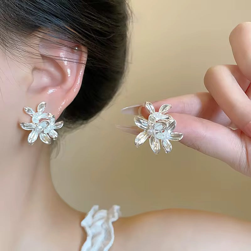 Boucles d'Oreilles Fleur d'Or Vintage – Éclat Floral et Perles