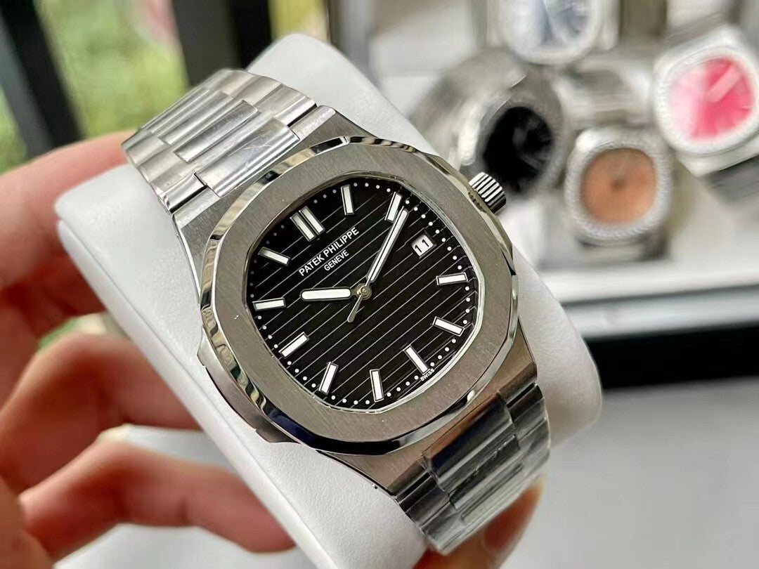 Montre inspirée de la Patek Philippe Nautilus