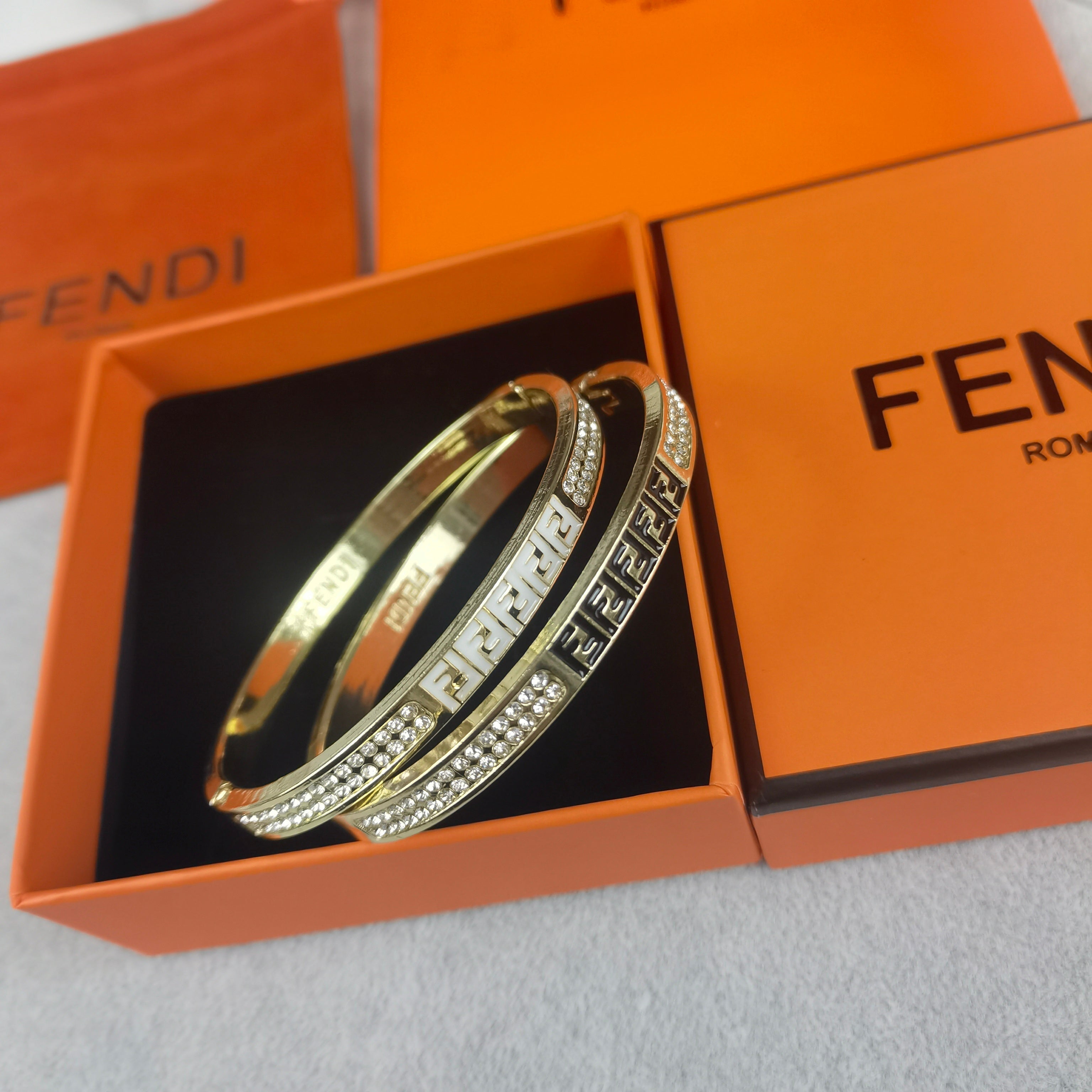 bracelet Inspiré de la celebre jonc de Fendi