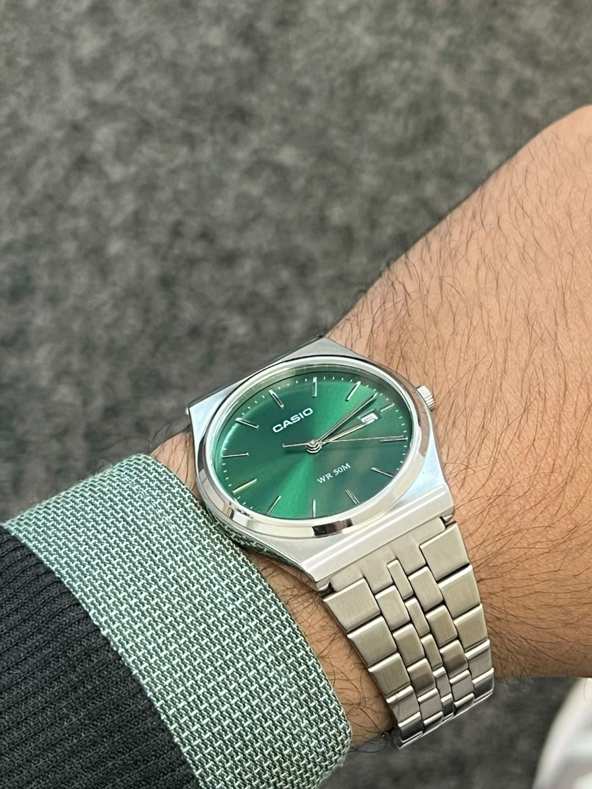 Montre inspirée de la Casio (Quartz analogique)