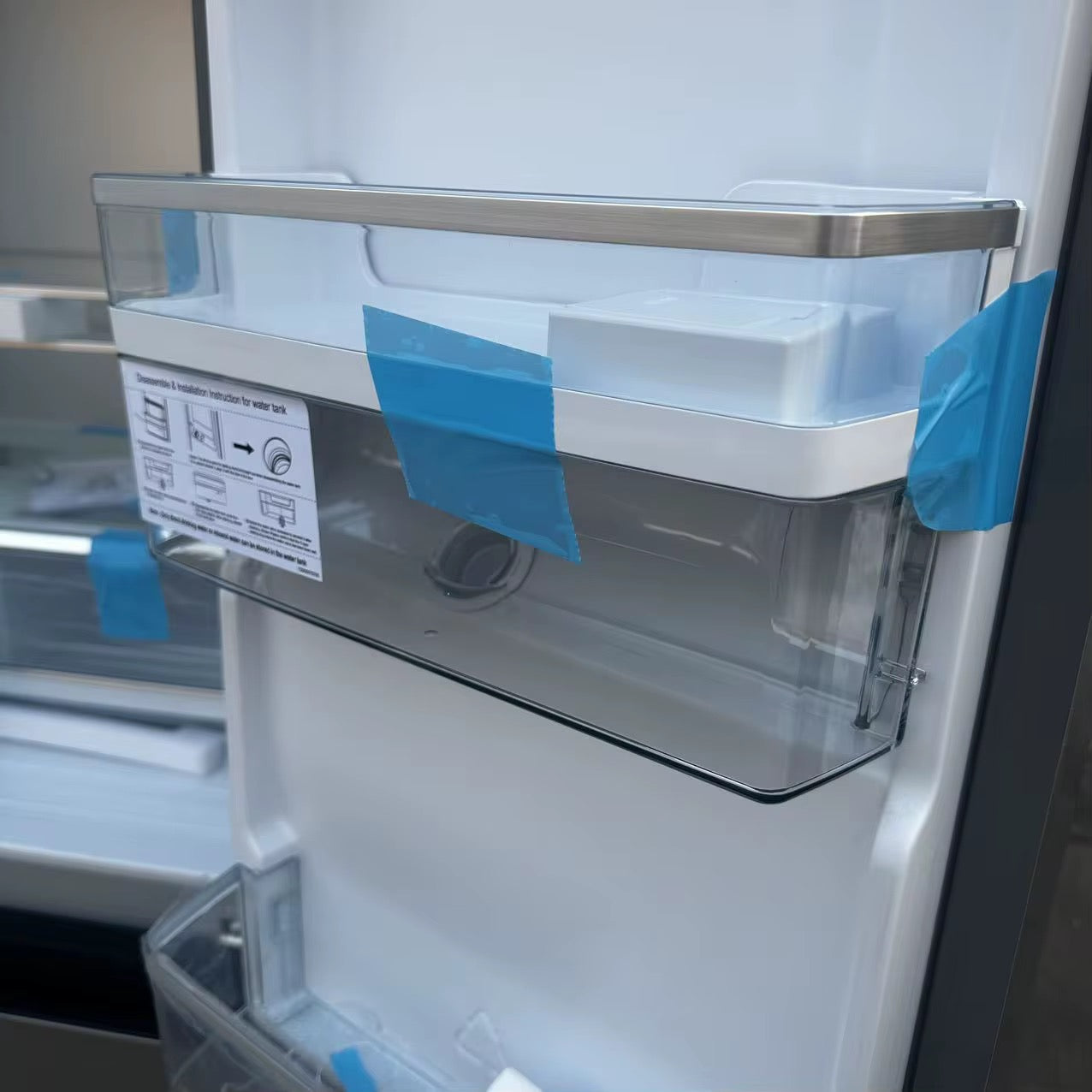 Réfrigérateur "French Door" Premium – 4 Portes avec Distributeur d'Eau & No Frost