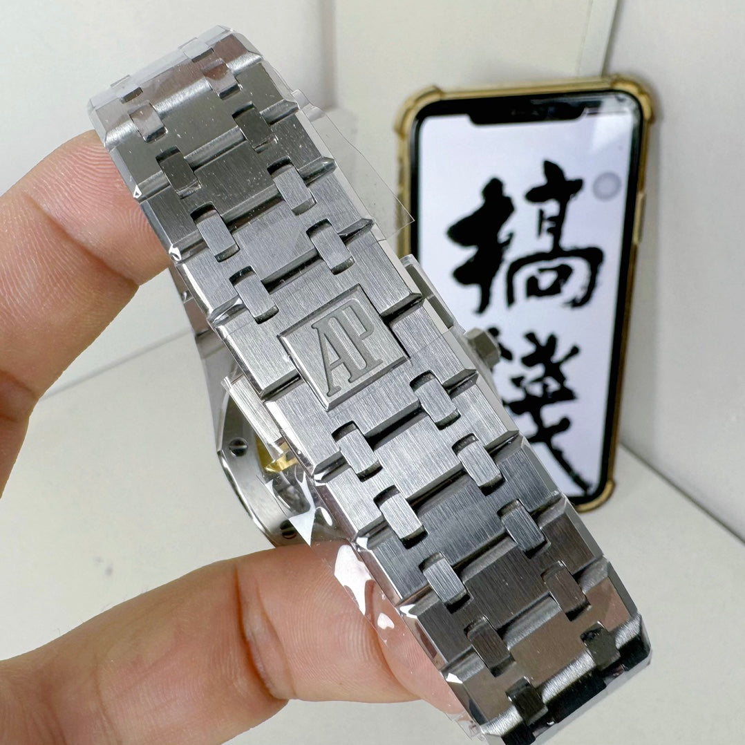 Montre iconique Audemars Piguet Royal Oak automatic