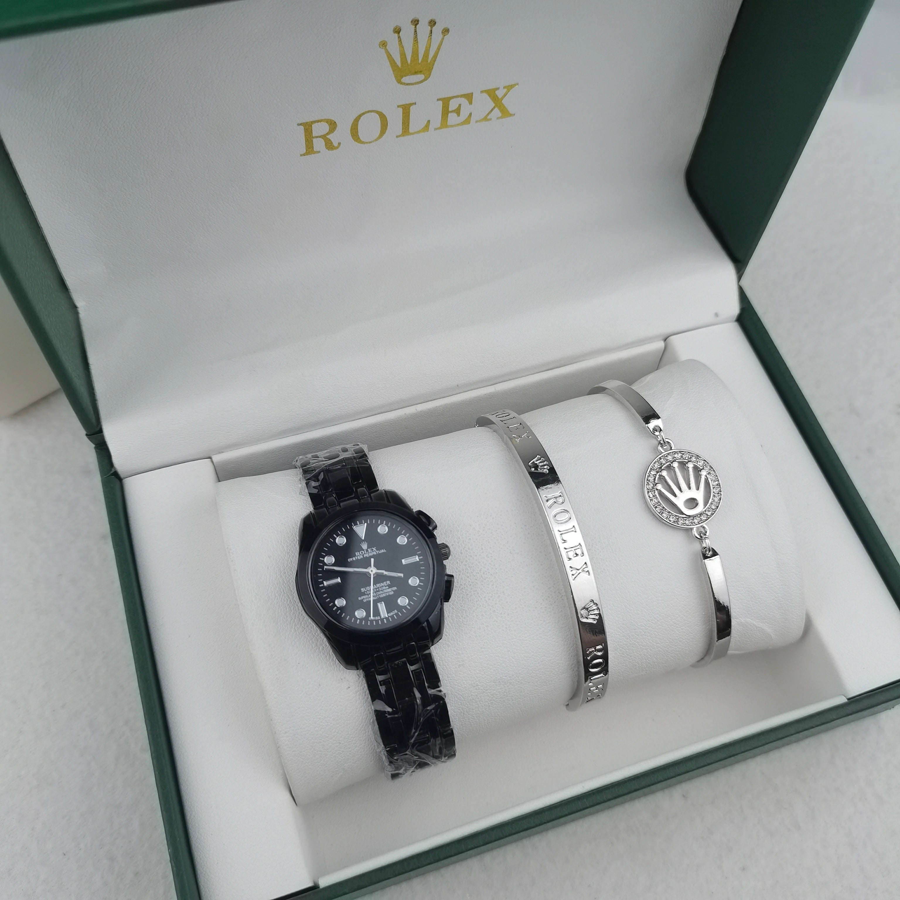 Montre inspirée de la Rolex Submariner accompagné des bracelets Rolex