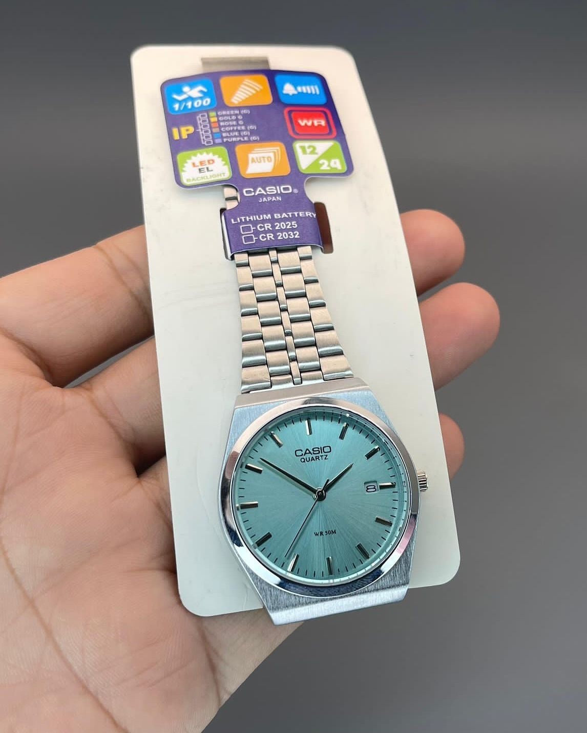 Montre inspirée de la Casio (Quartz analogique)