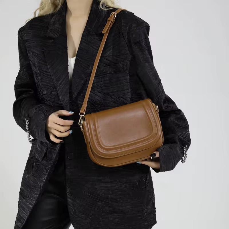 Sac à Main Bandoulière Tendance 2025 – Design Rétro Chic, Cuir Souple et Fermeture Éclair Sécurisée pour Femme