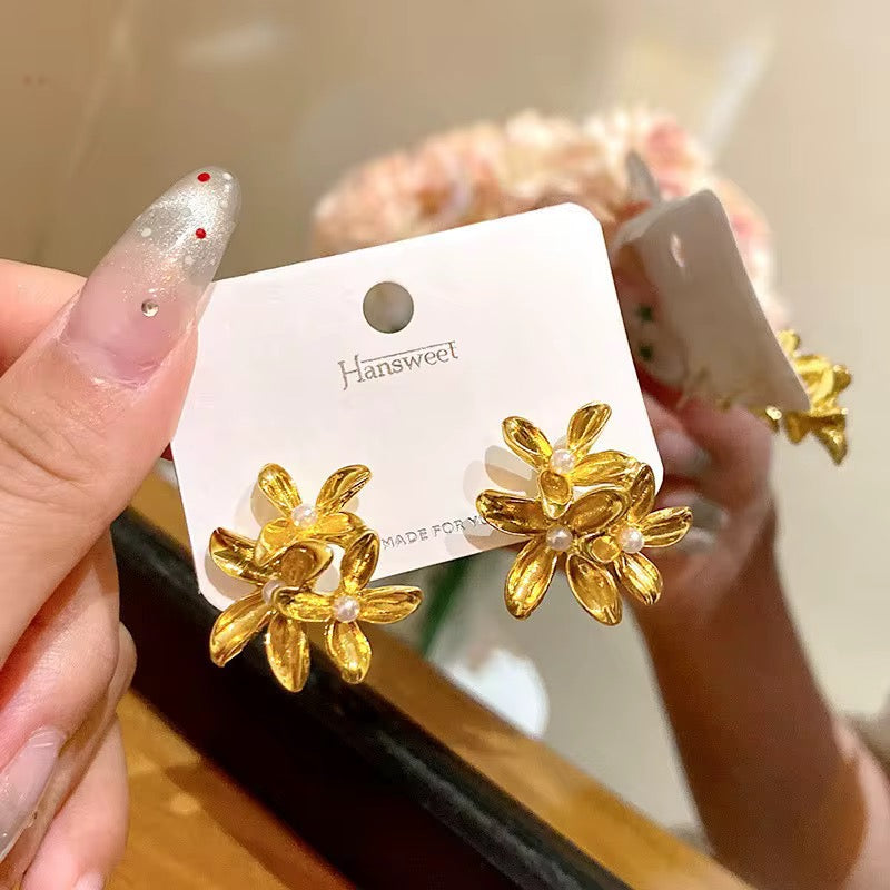 Boucles d'Oreilles Fleur d'Or Vintage – Éclat Floral et Perles