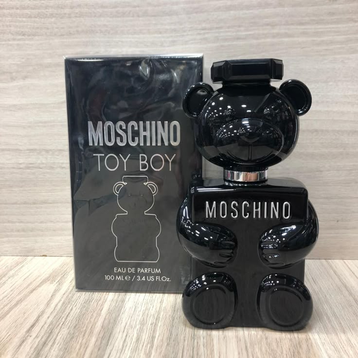 Parfum inspiré de la légendaire collection Toy Boy de Moschino