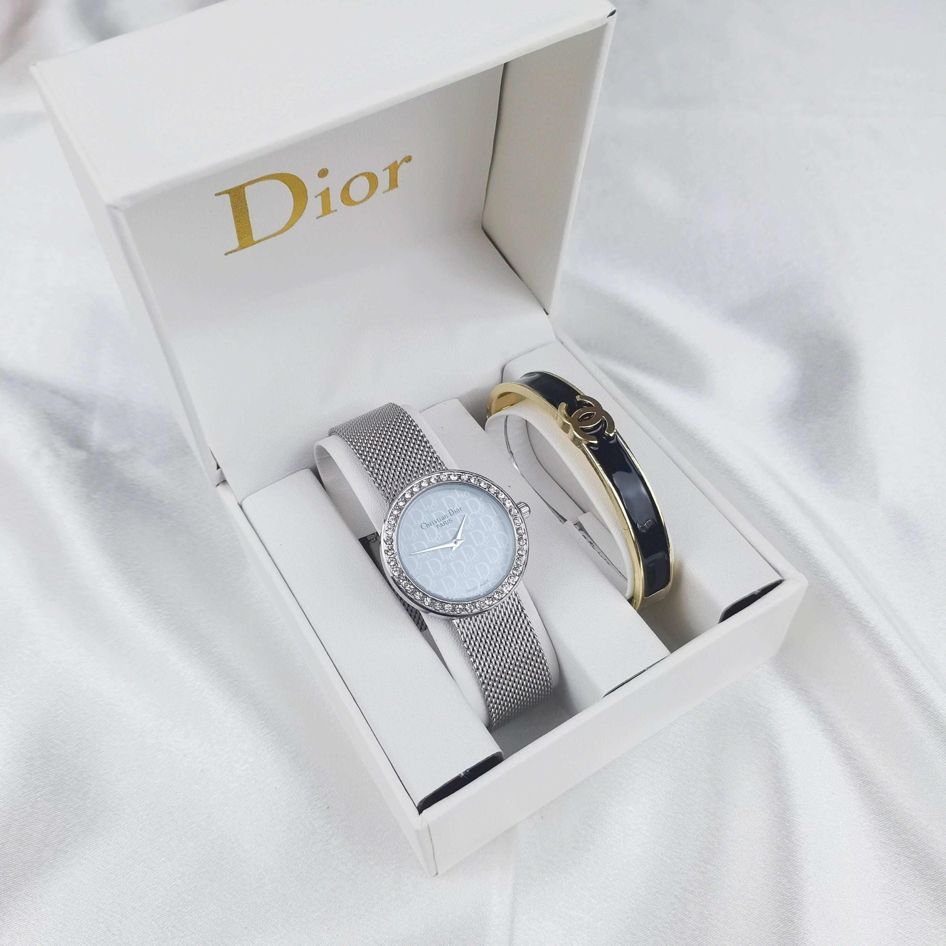 Montre inspirée de la collection Dior et un Bracelet inspirée de la collection chanel