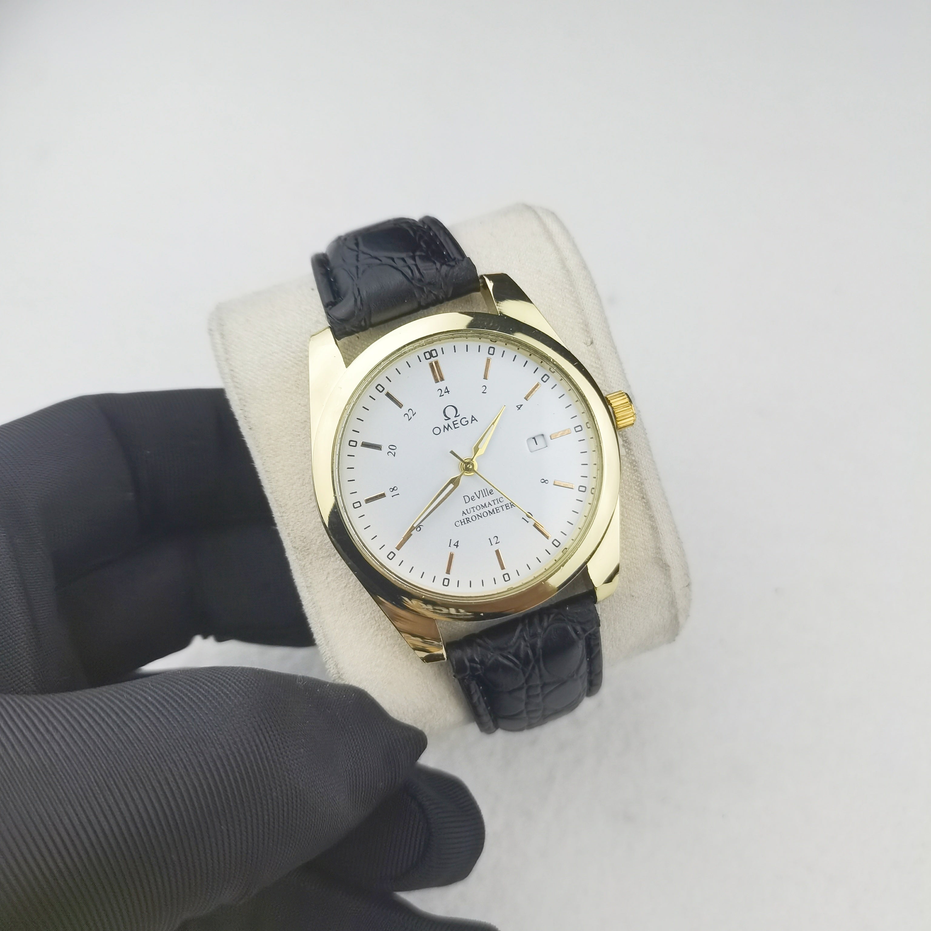 montre inspirée du légendaire Omega De Ville Dual Time