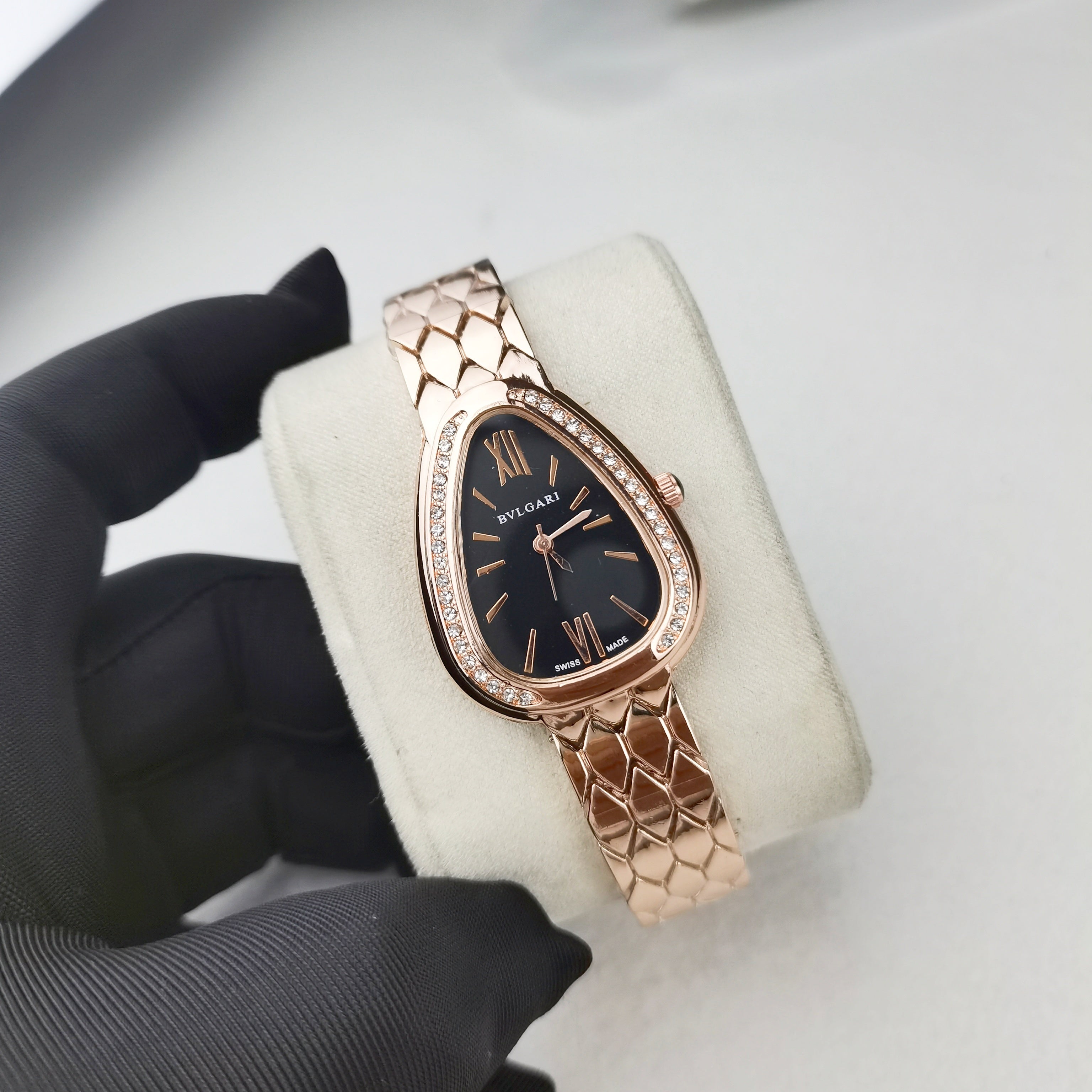 montre inspirée de la légendaire collection Serpenti de BVLGARI